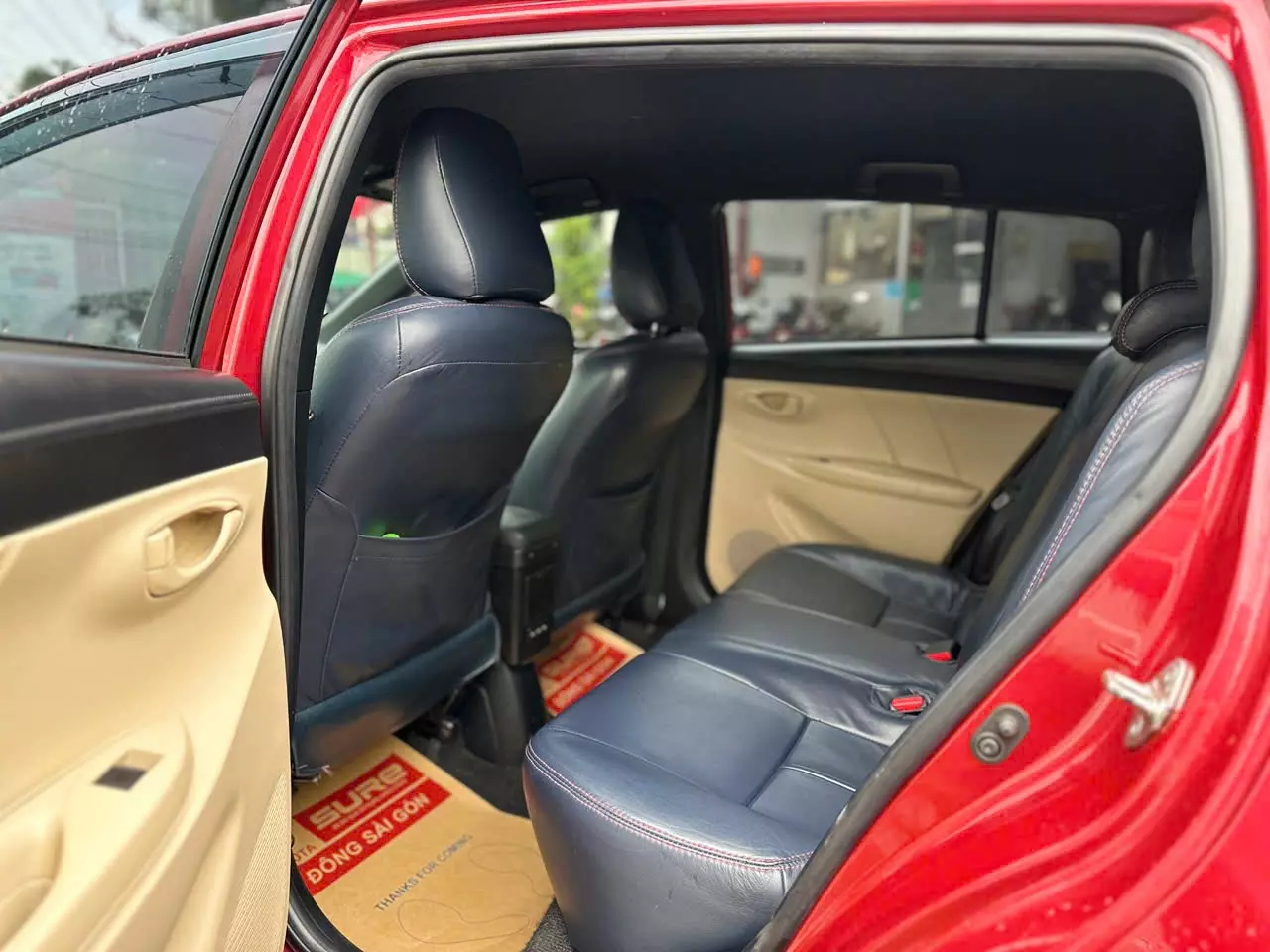 Cần bán Toyota Yaris 1.3E 2015, màu đỏ, nhập khẩu chính hãng, giá 350tr-12