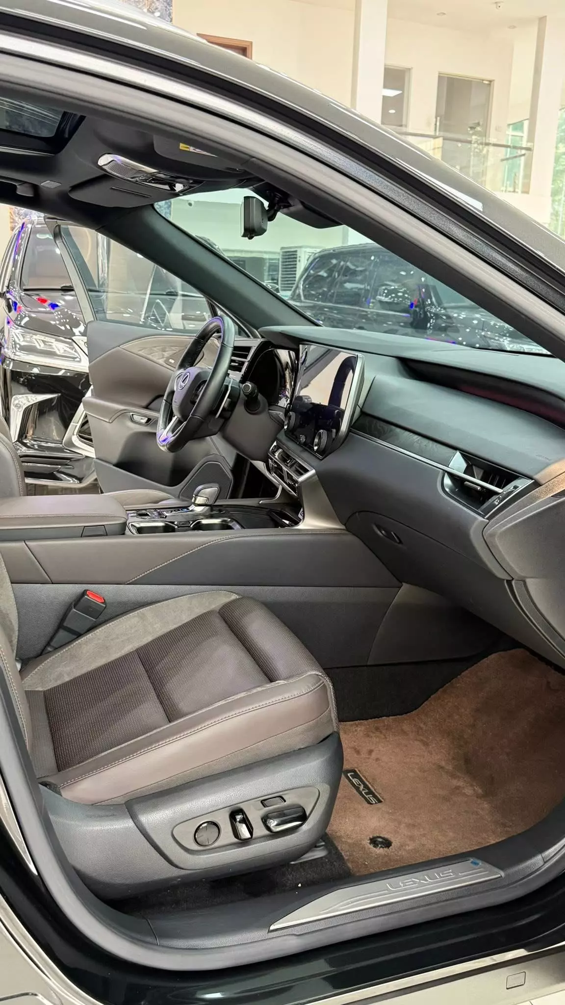 Bán lexus RX350 Luxury sản xuất 2023, 1 chủ chạy ít cực mới.-8