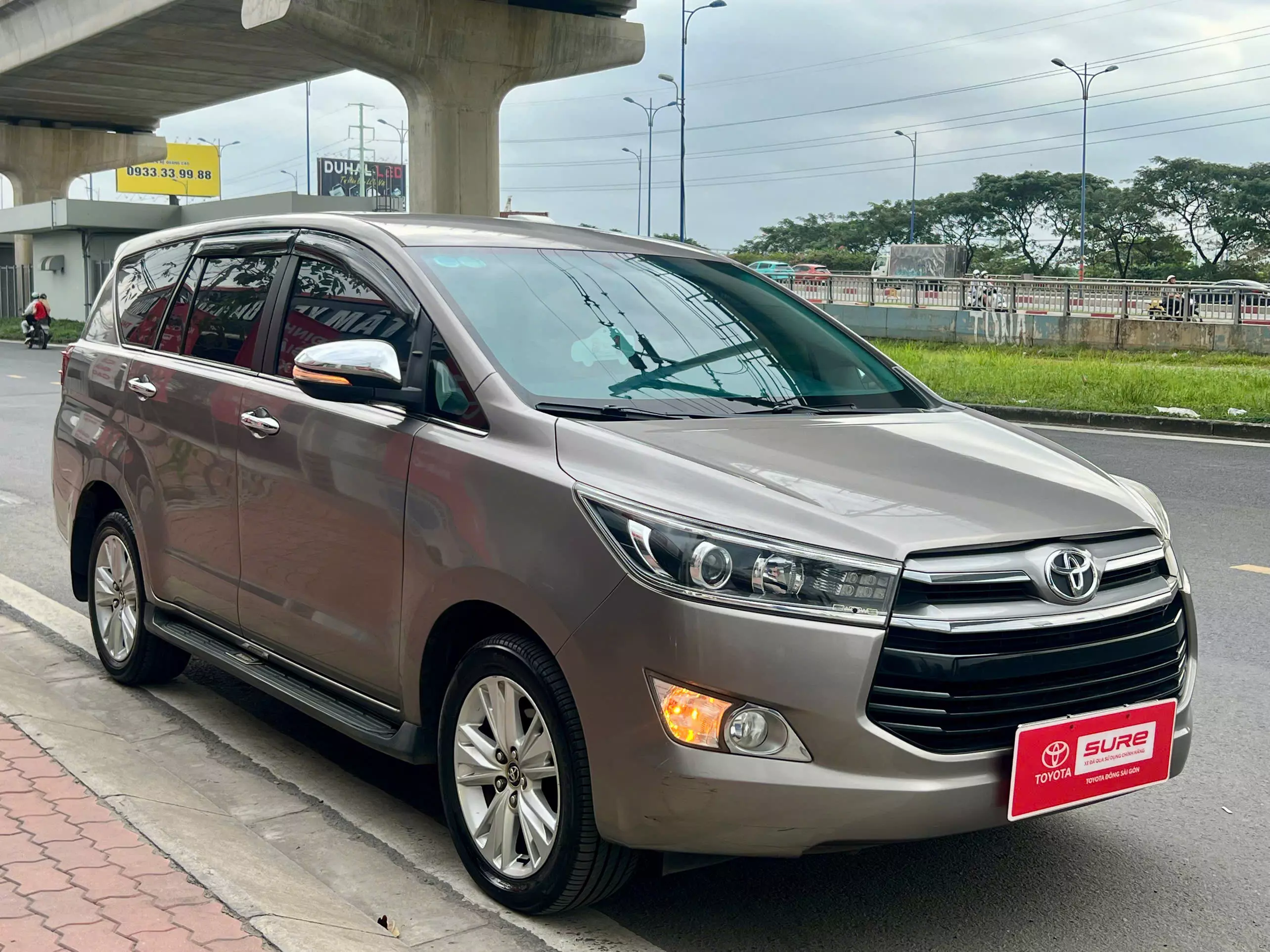 Toyota Innova 2.0V 2017-0