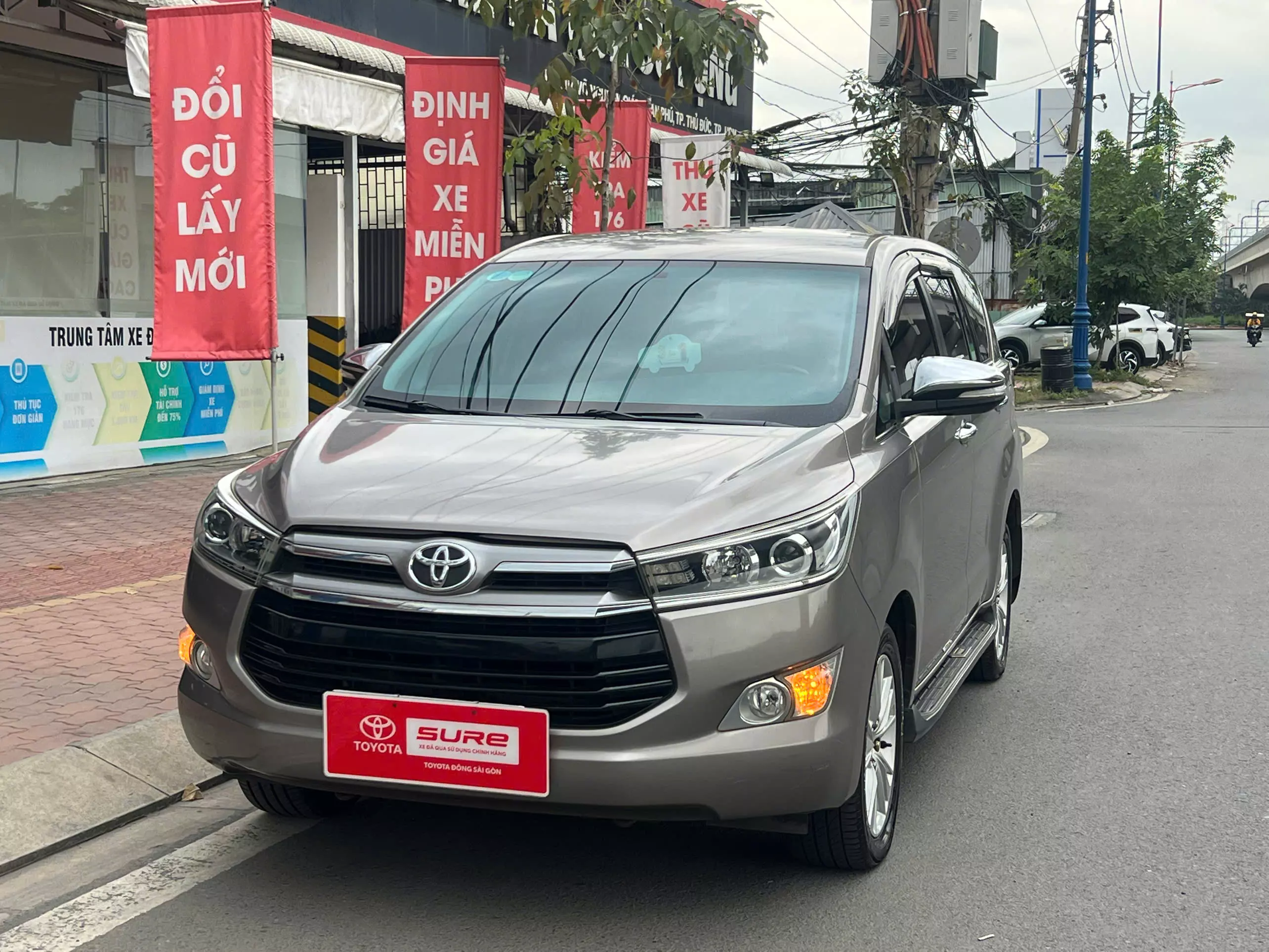Toyota Innova 2.0V 2017-2