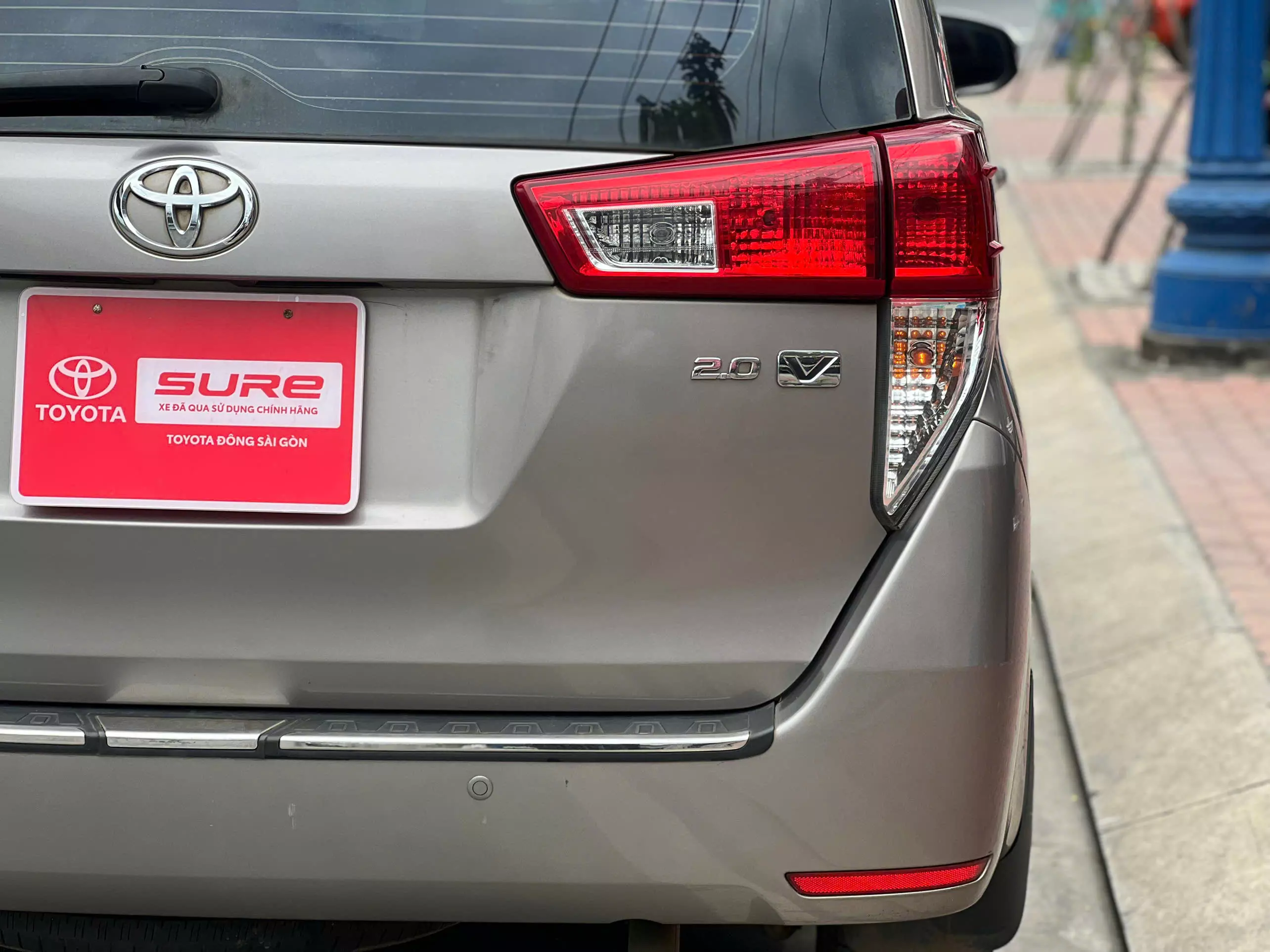 Toyota Innova 2.0V 2017-15