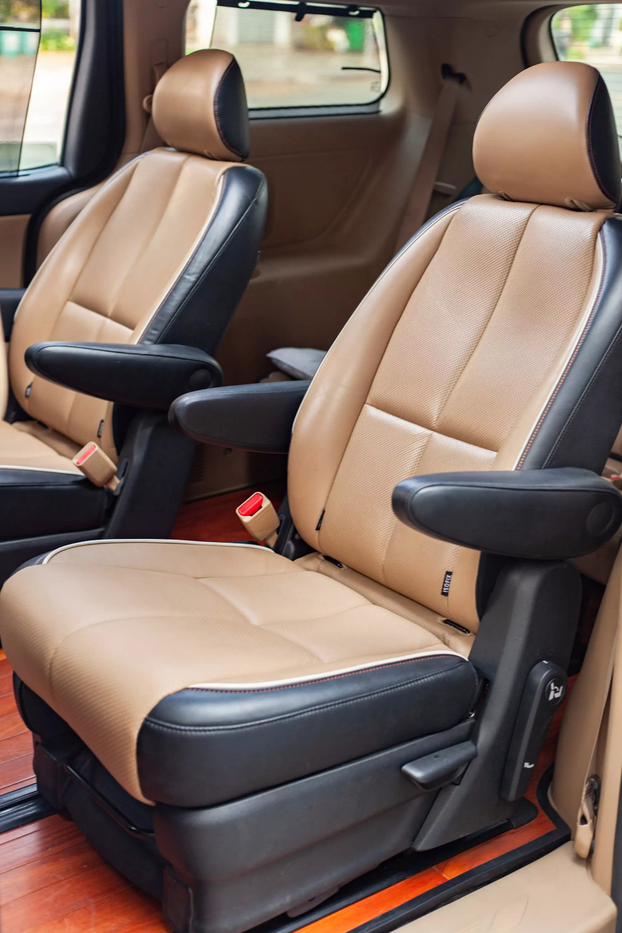 Sedona sản xuất 2016, màu trắng sang trọng đang tìm chủ nhân mới.-6