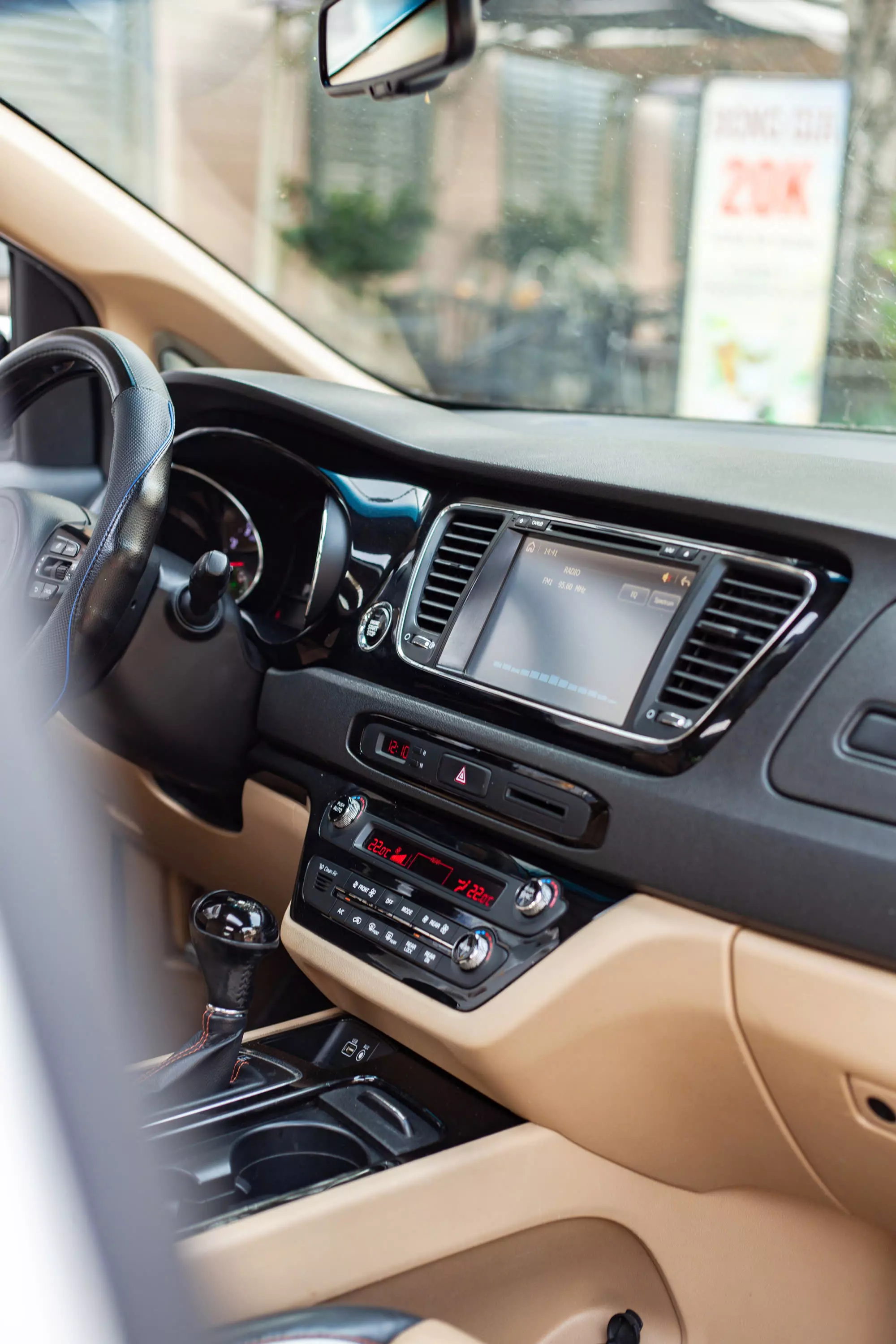 Sedona sản xuất 2016, màu trắng sang trọng đang tìm chủ nhân mới.-7