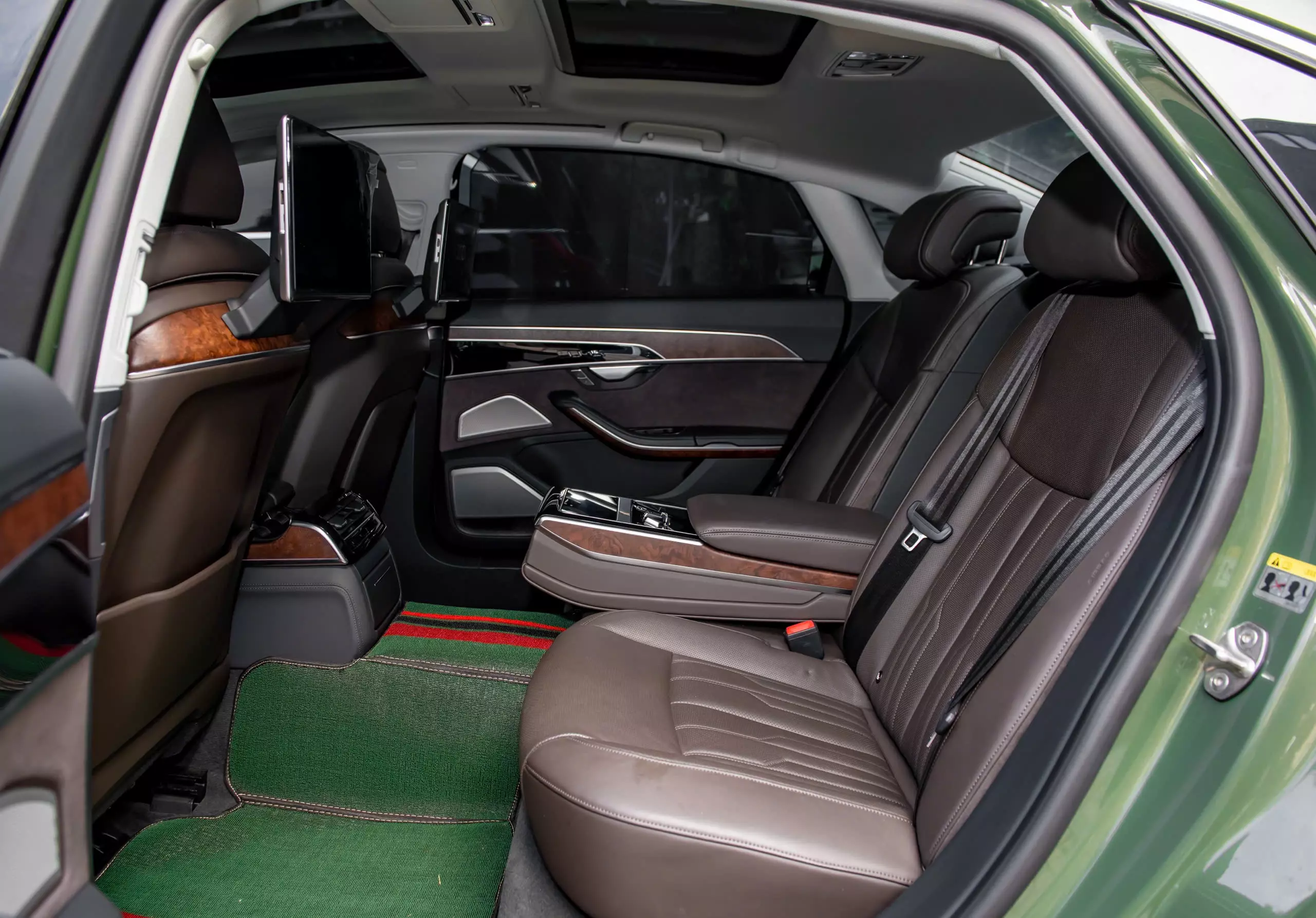 Cần bán Audi A8 L 55 TFSI 2022, màu xanh lục, xe nhập khẩu -5