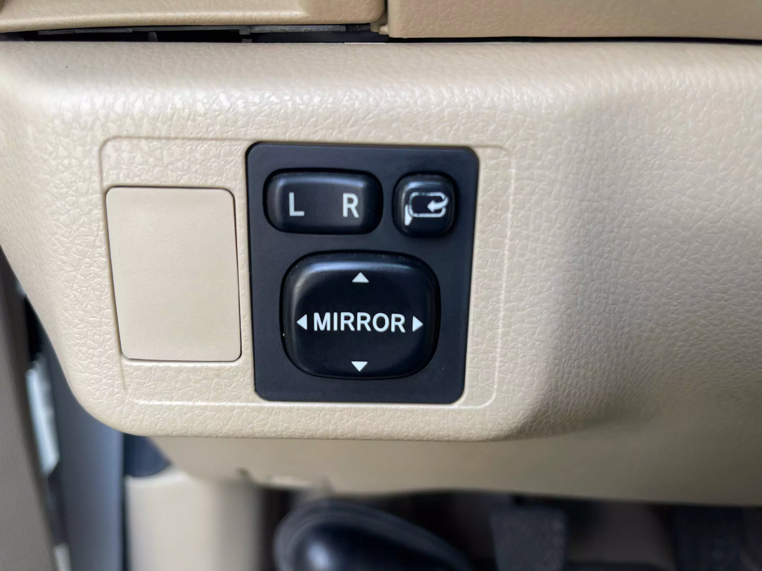 Toyota Vios 1.5E MT 2018 ( Form cũ)-14