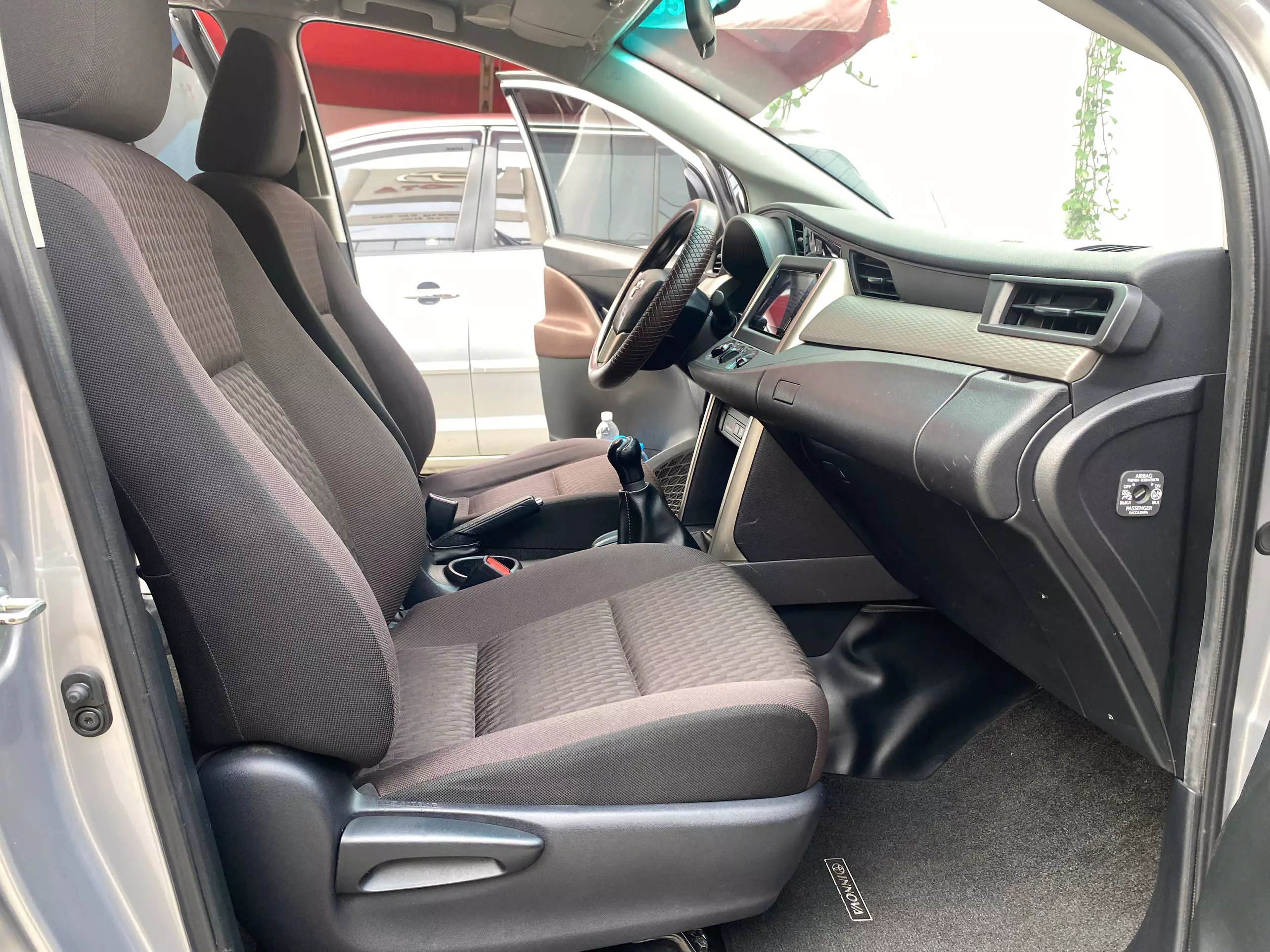 Toyota Innova 2.0E 2018-10