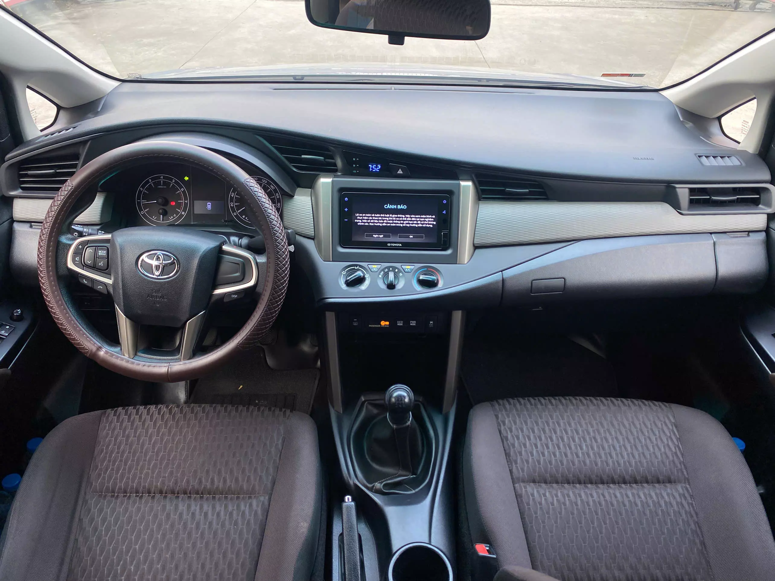 Toyota Innova 2.0E 2018-12