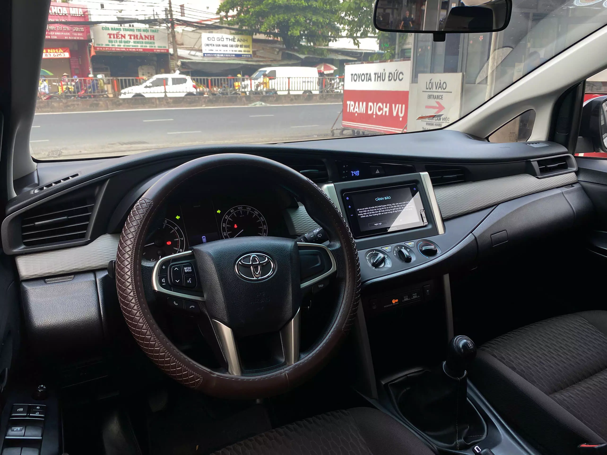 Toyota Innova 2.0E 2018-13