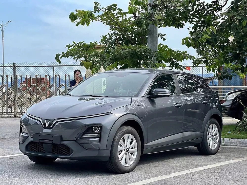 VF 6: 689-749 • Giảm trực tiếp 4%-4