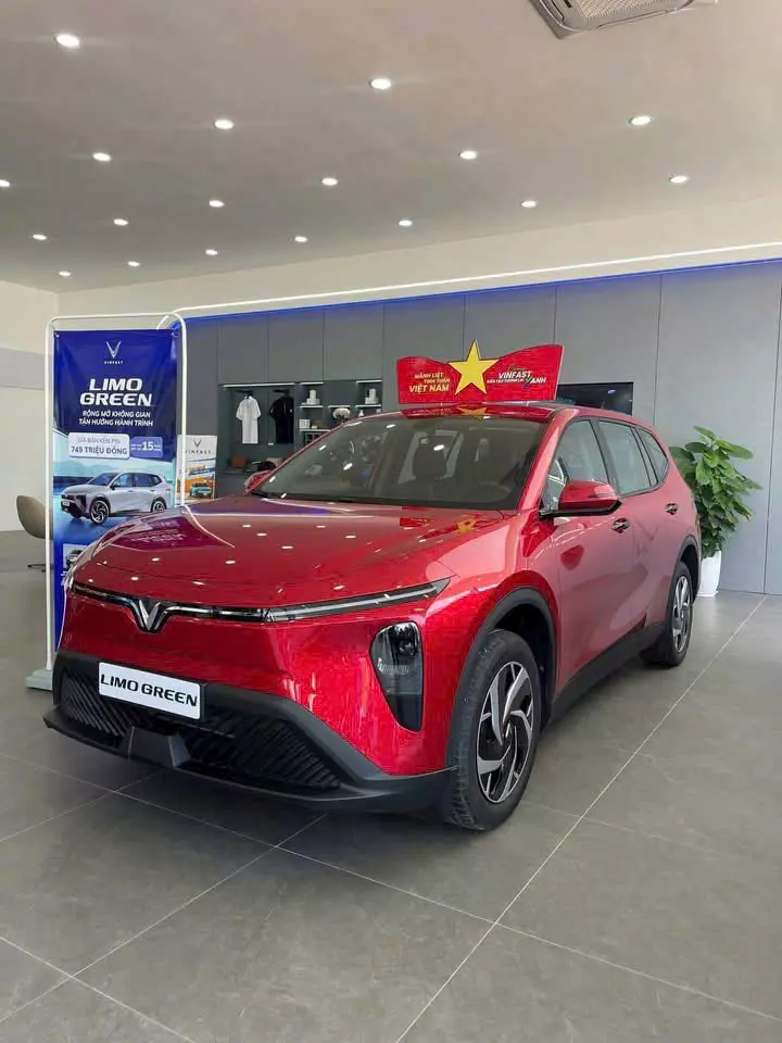  VF Limo green • Giảm trực tiếp 4%-1