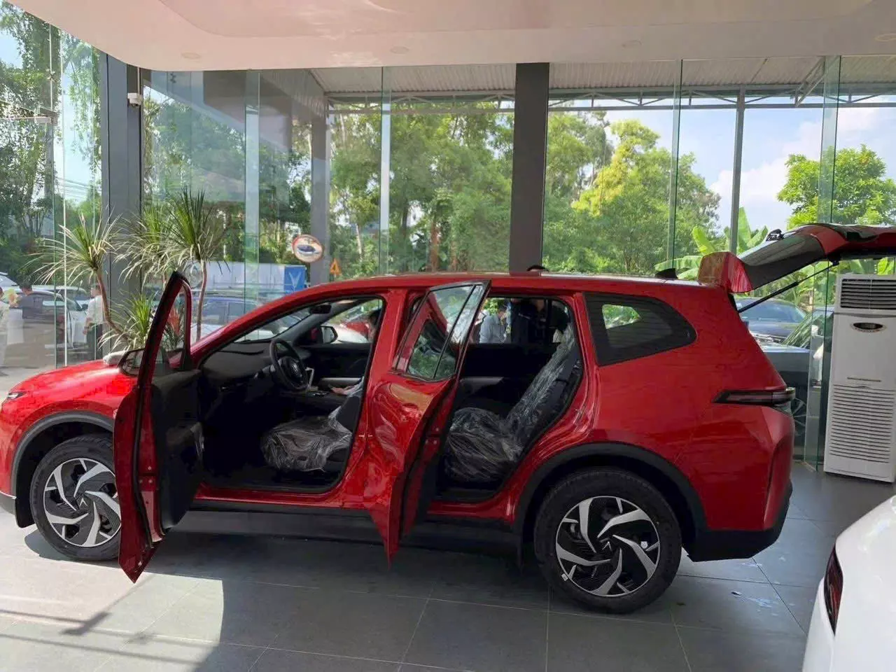  VF Limo green • Giảm trực tiếp 4%-2