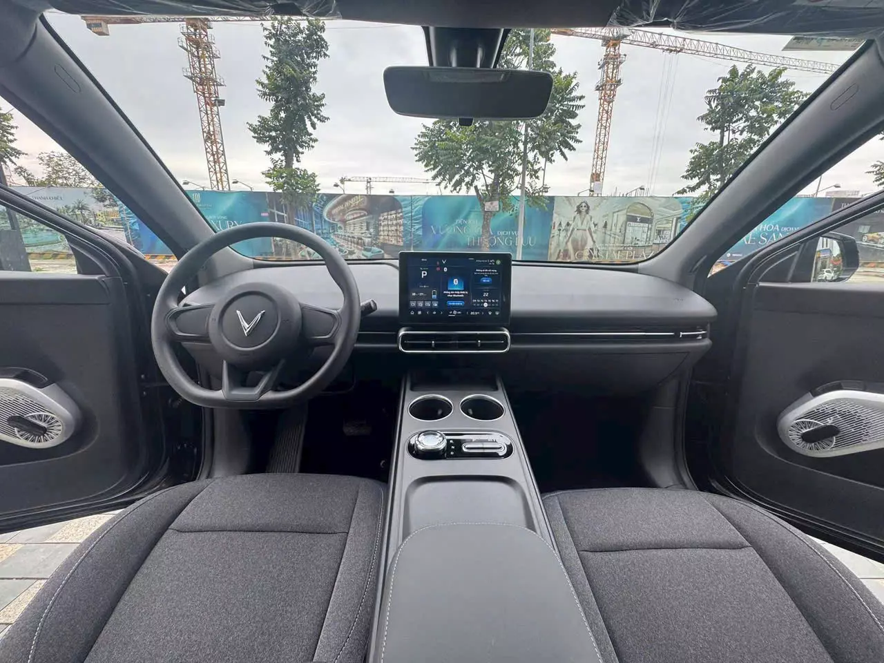  VF Limo green • Giảm trực tiếp 4%-4