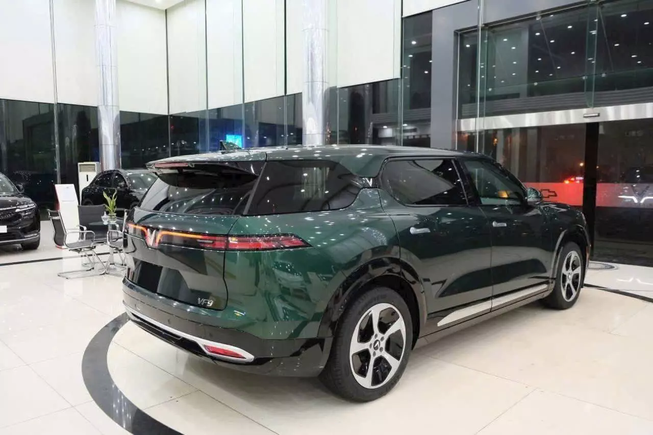 VF 9: 1ty499 - 1ty699 • Giảm trực tiếp 4%-2