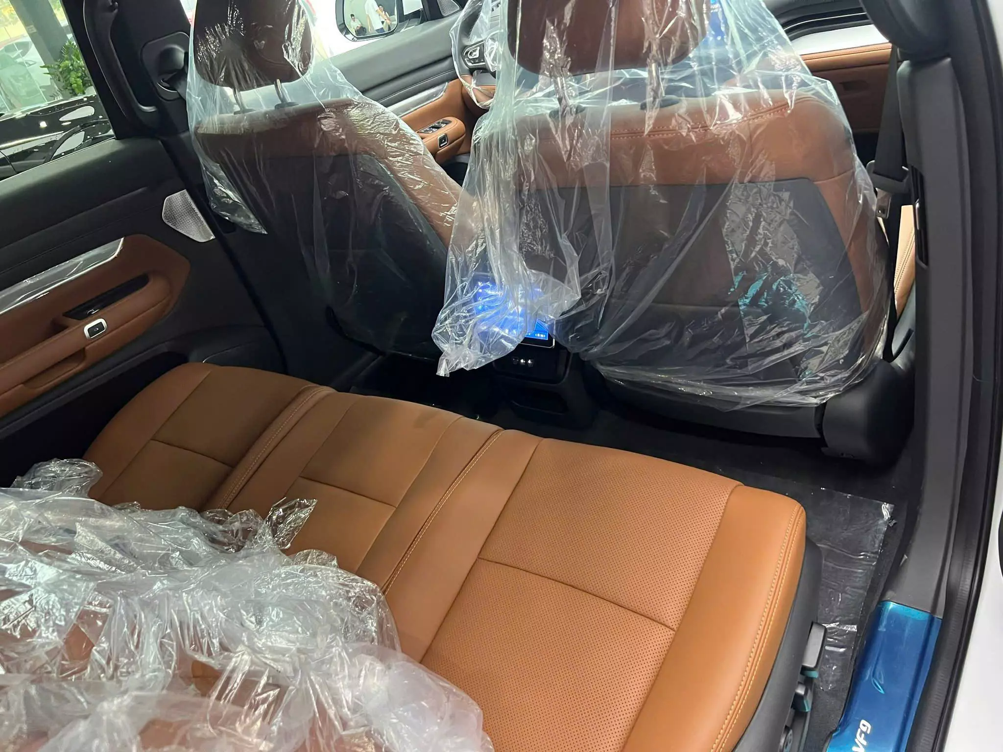 VF 9: 1ty499 - 1ty699 • Giảm trực tiếp 4%-3