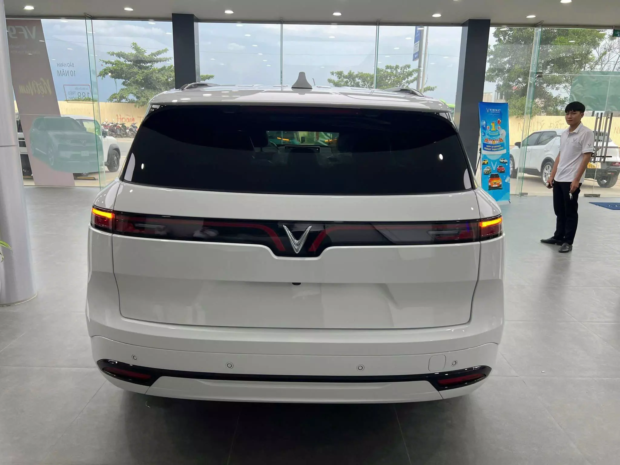 VF 9: 1ty499 - 1ty699 • Giảm trực tiếp 4%-6