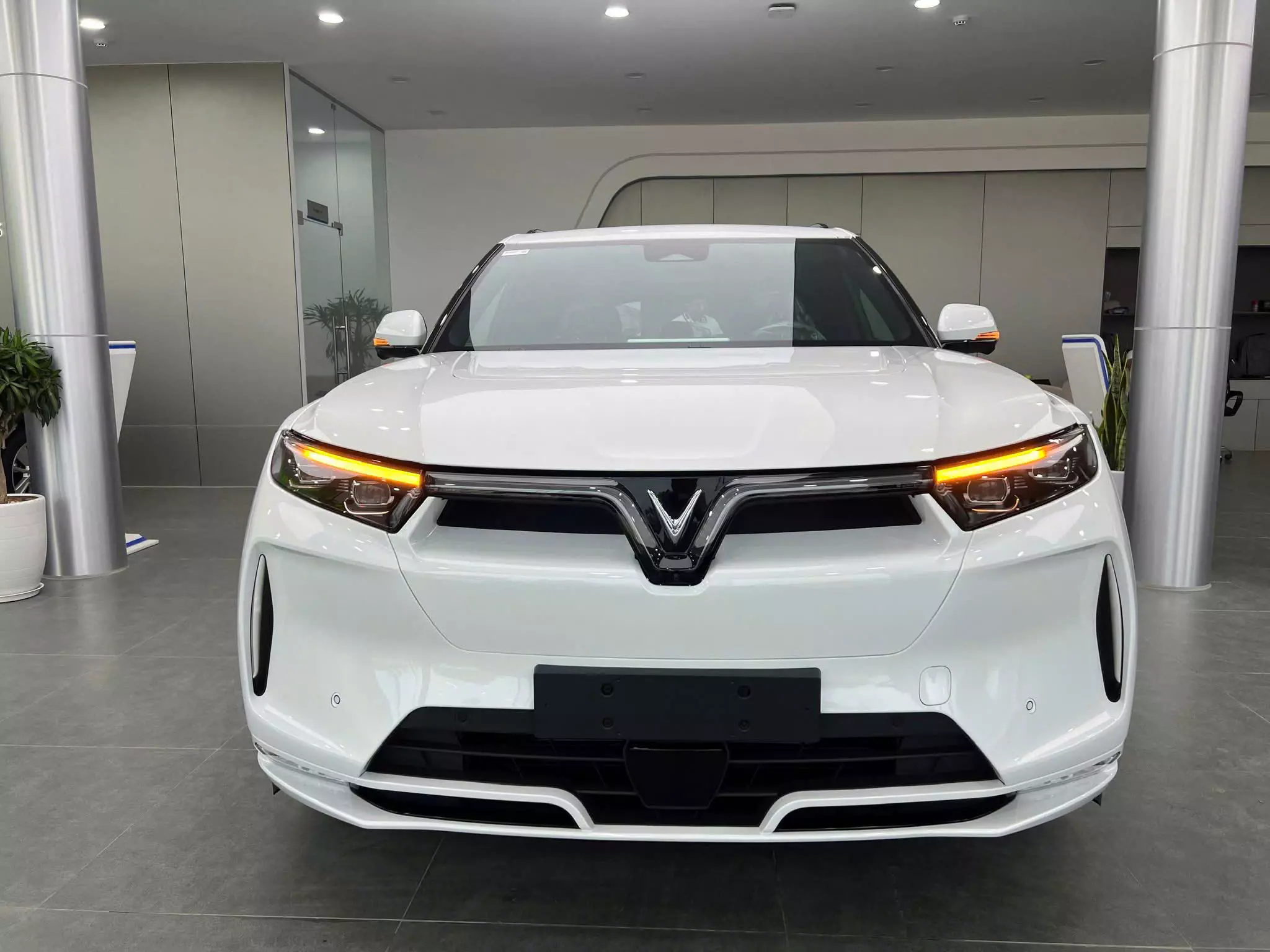 VF 9: 1ty499 - 1ty699 • Giảm trực tiếp 4%-7