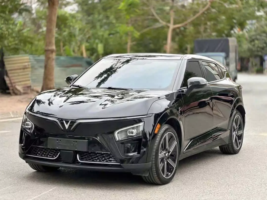 VF 7: 789- 1ty019 • Giảm trực tiếp 4%-2