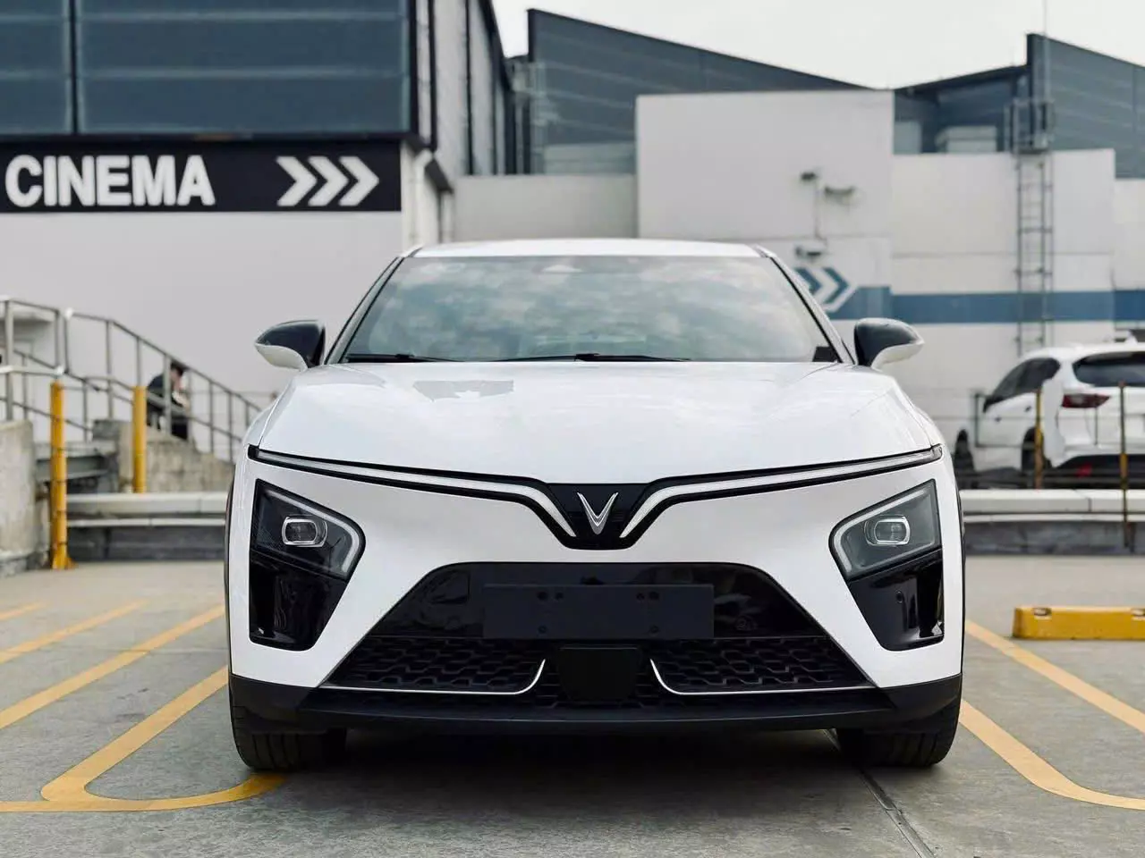 VF 7: 789- 1ty019 • Giảm trực tiếp 4%-4