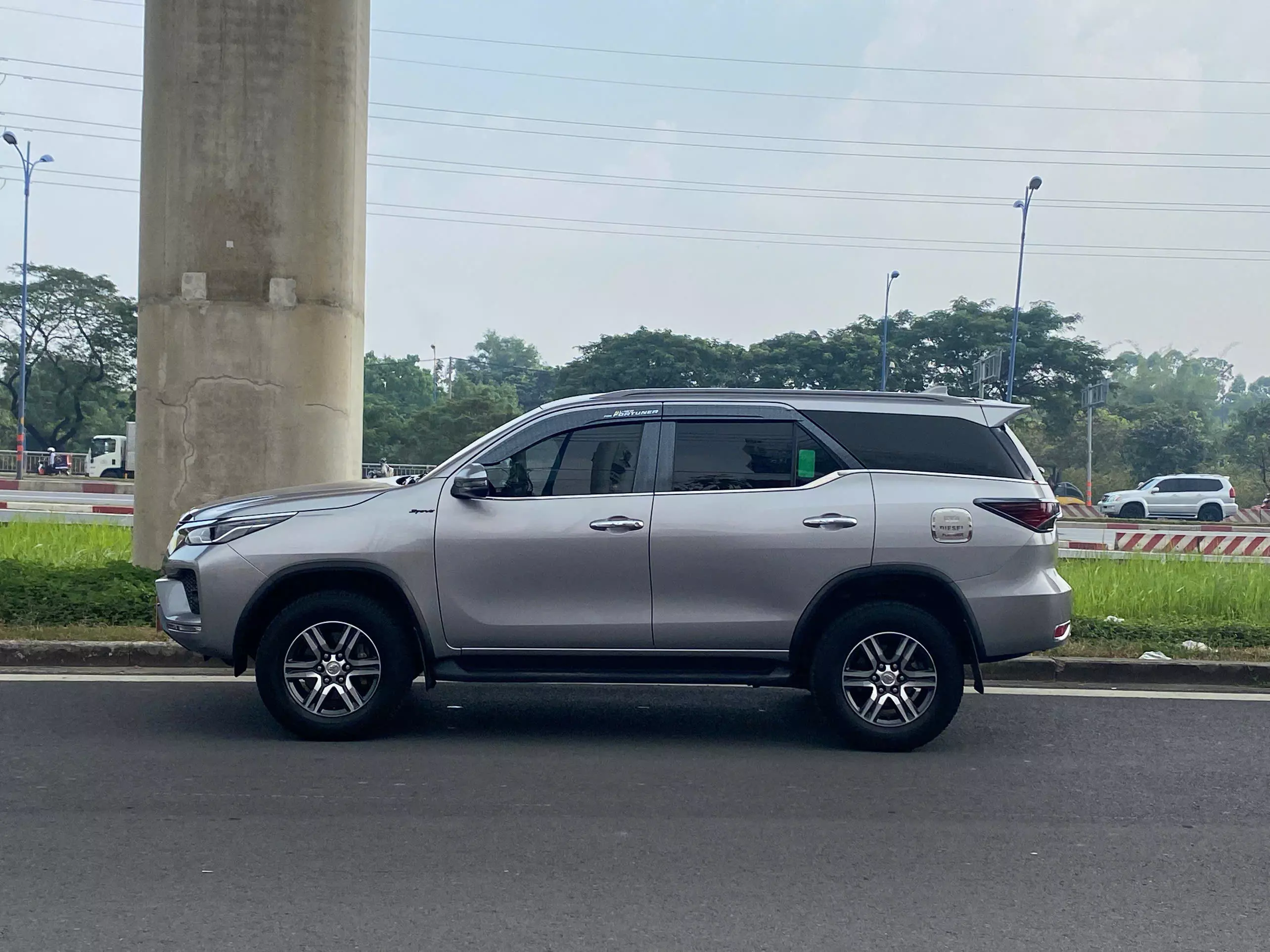 Toyota Fortuner 2.4G AT 2021-6