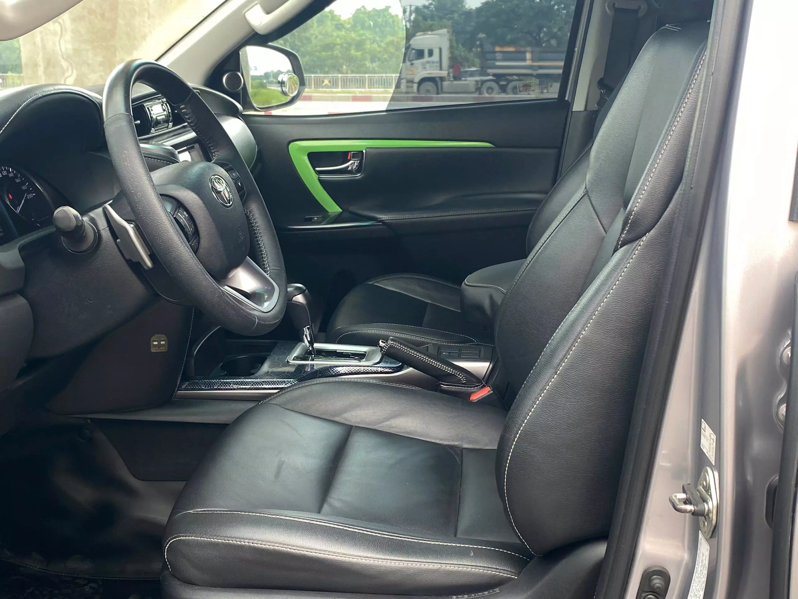 Toyota Fortuner 2.4G AT 2021-9