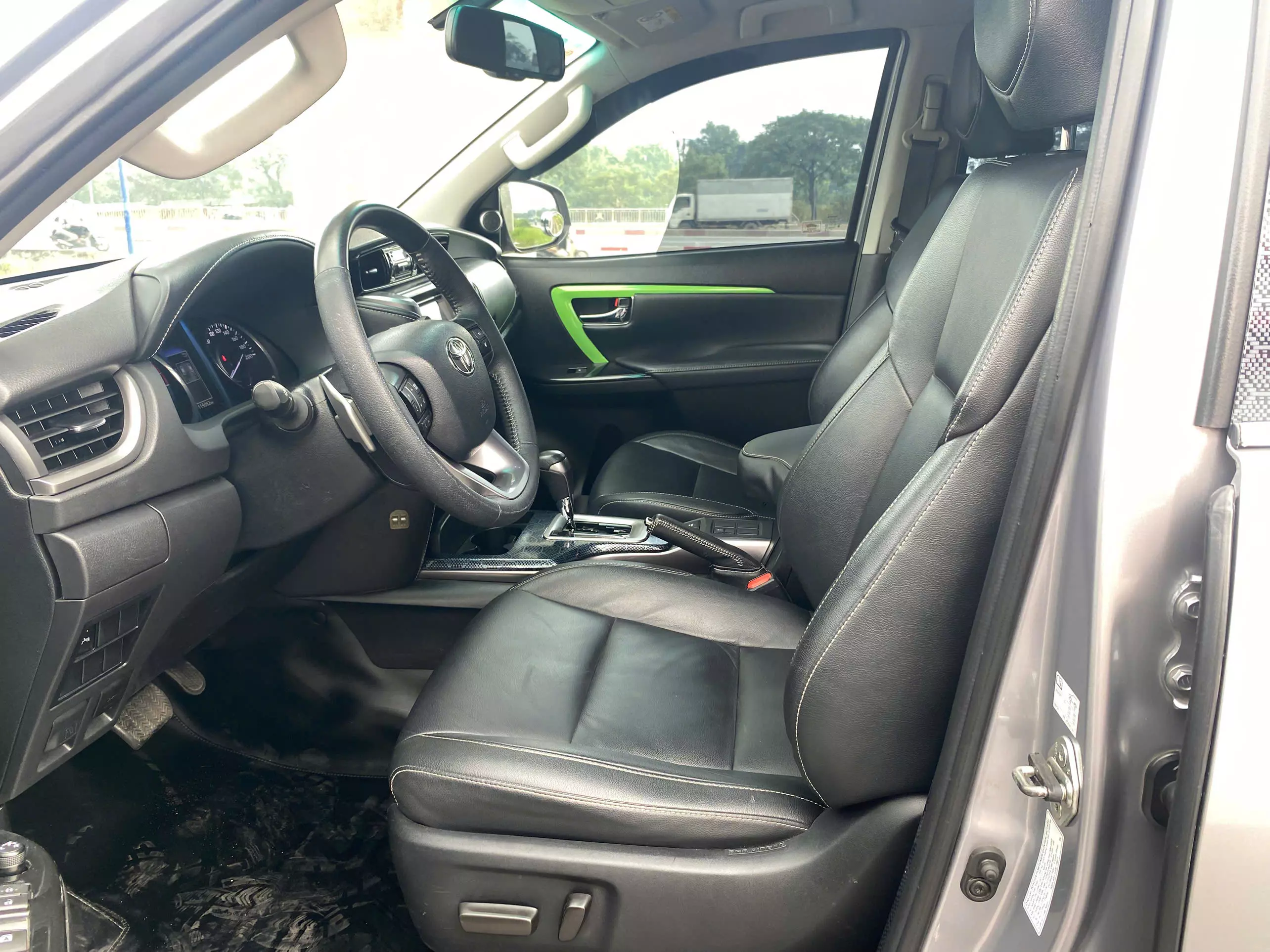 Toyota Fortuner 2.4G AT 2021-12