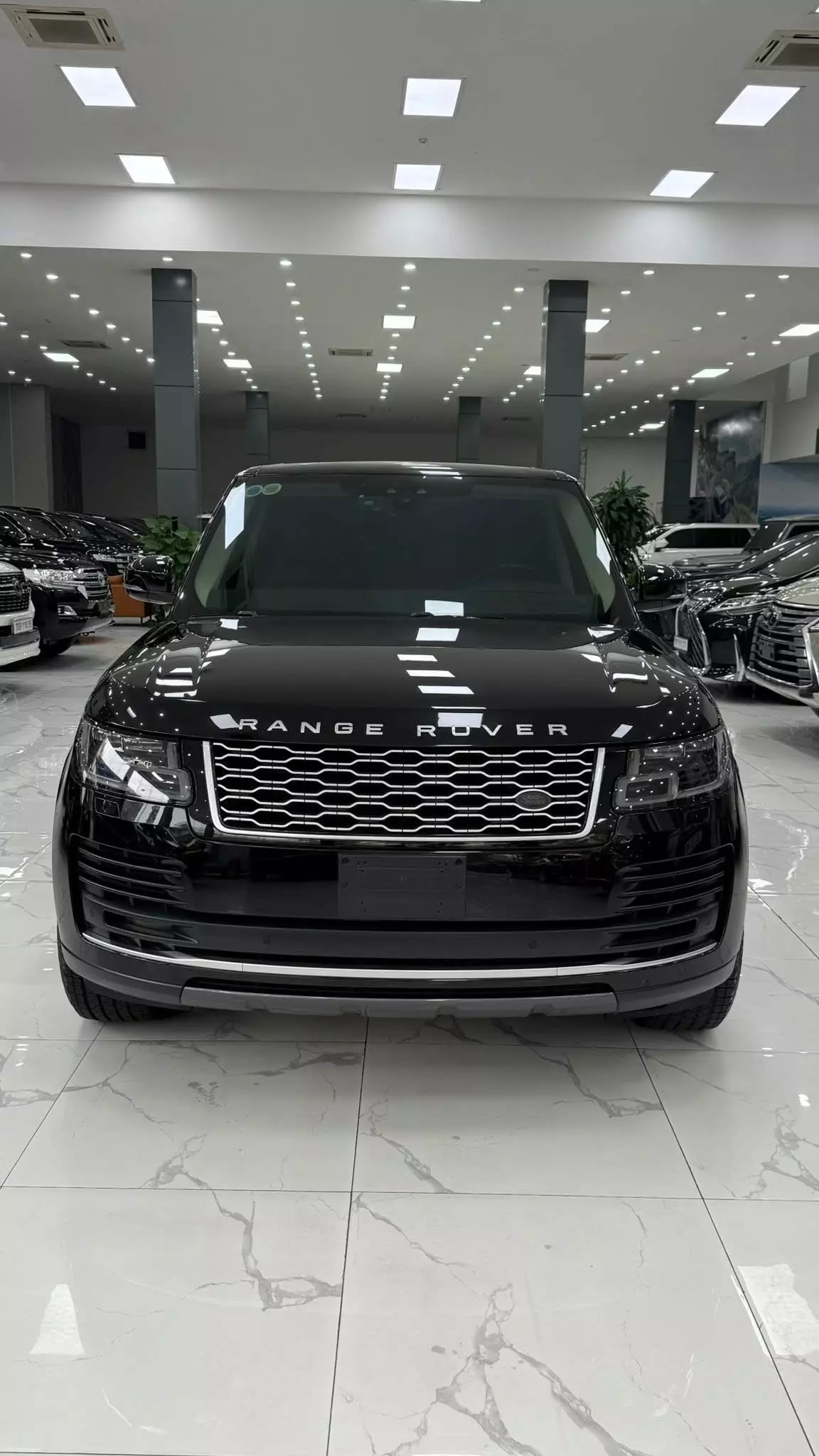  Bán Range Rover Vogue 3.0L, sản xuất 2019, xe đăng ký 1 chủ từ mới.-0