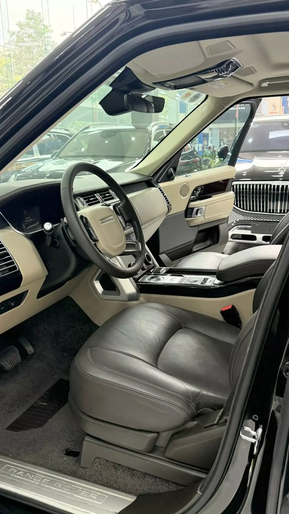  Bán Range Rover Vogue 3.0L, sản xuất 2019, xe đăng ký 1 chủ từ mới.-8