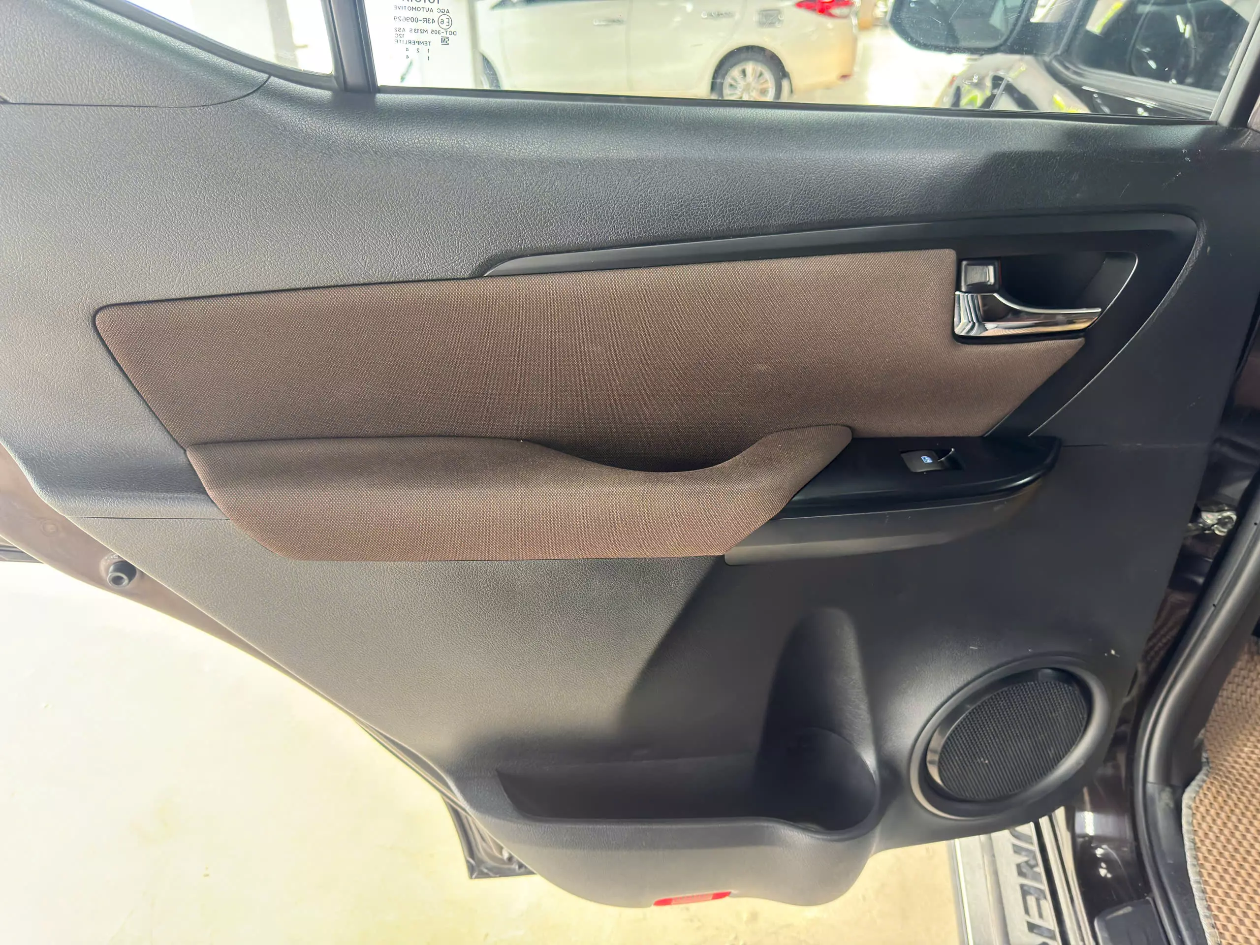 Toyota Fortuner 2.4G MT 2017-9