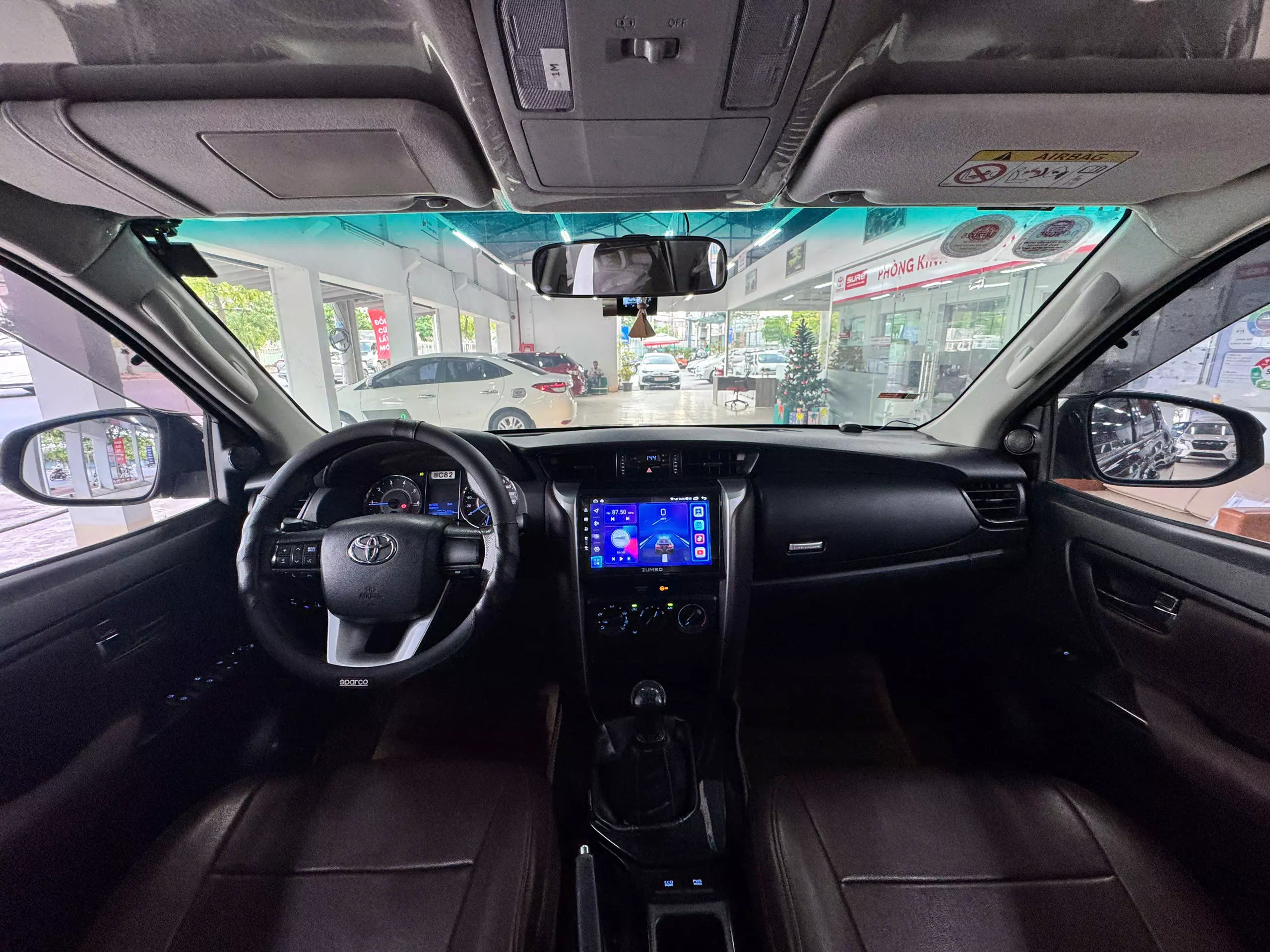 Toyota Fortuner 2.4G MT 2017-13