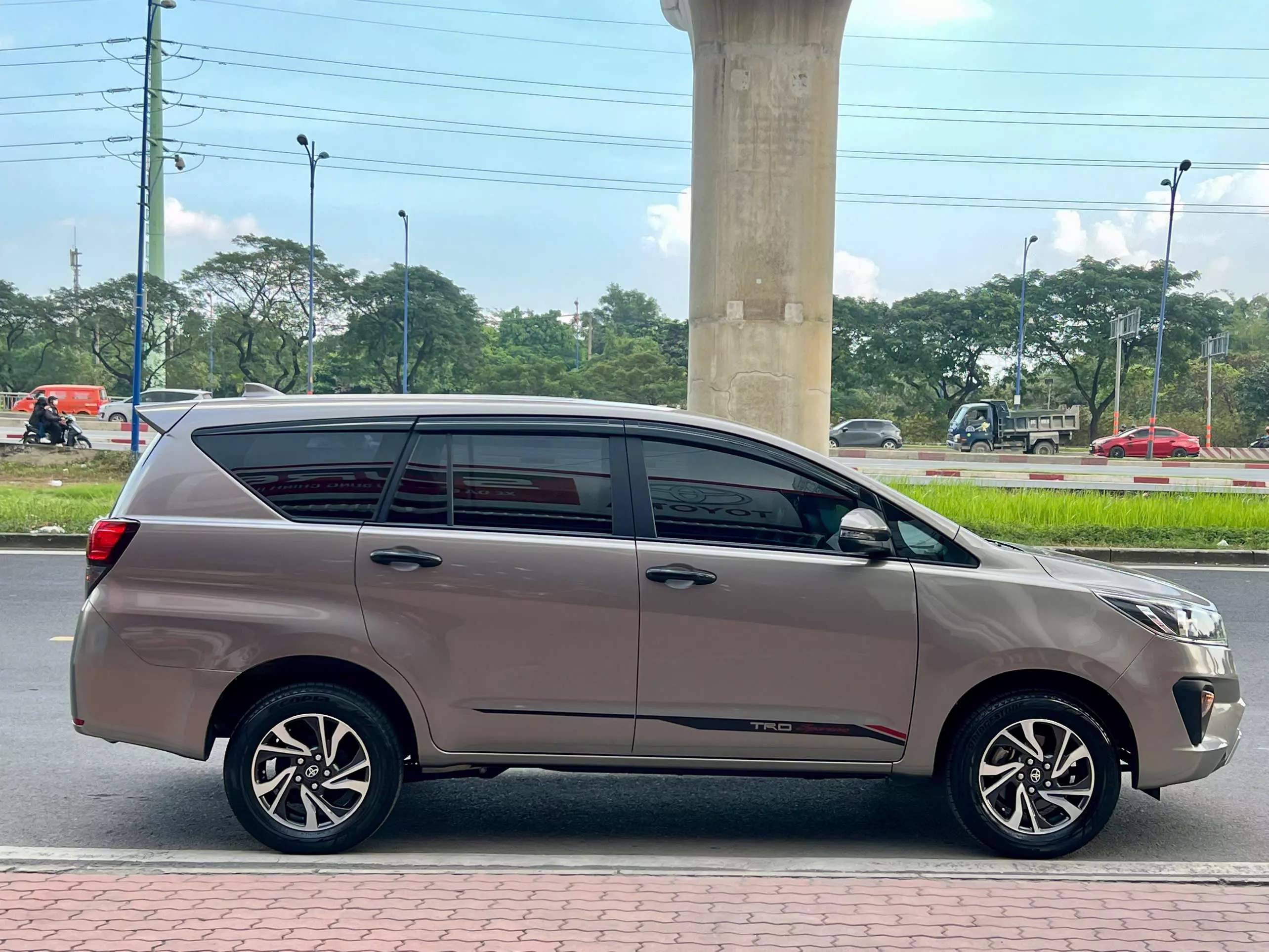 Toyota Innova 2.0E 2021-2