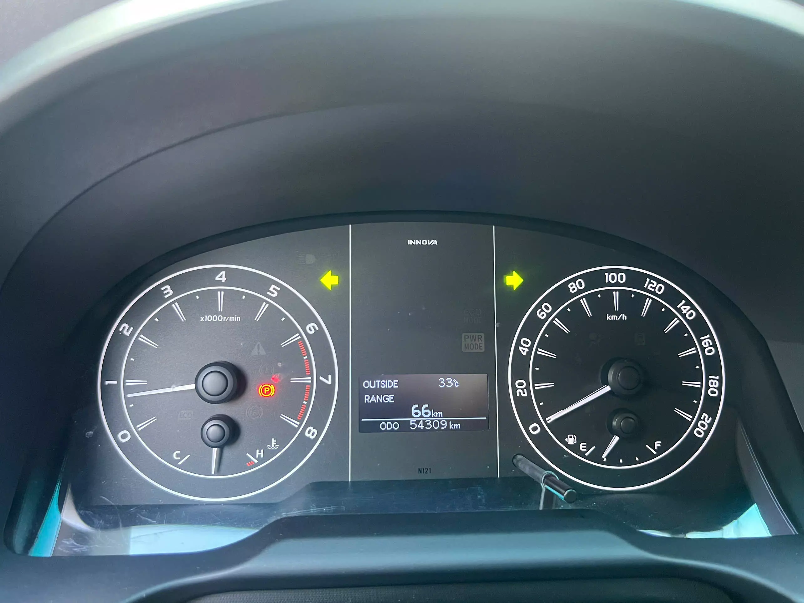 Toyota Innova 2.0E 2021-7