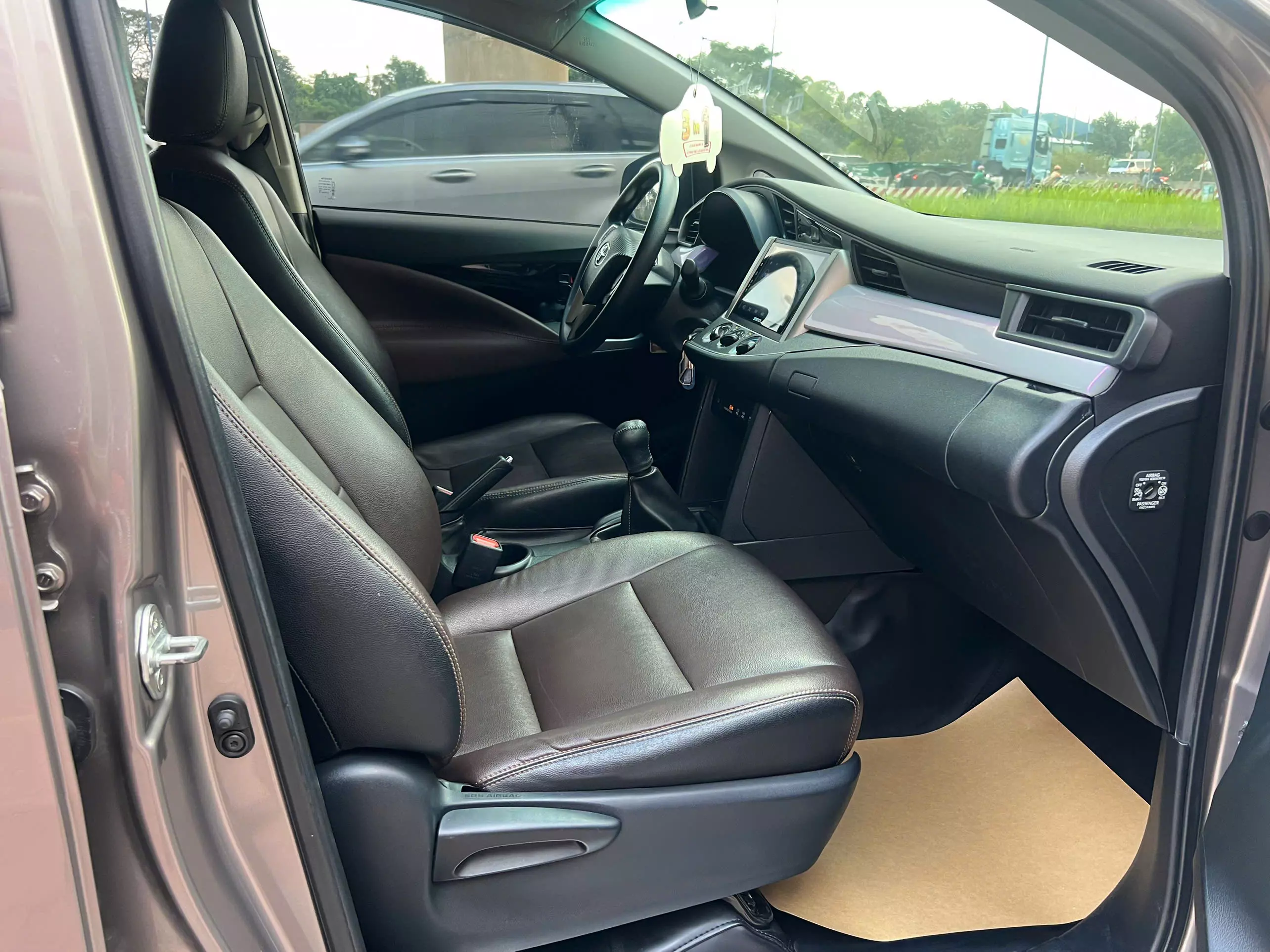 Toyota Innova 2.0E 2021-17