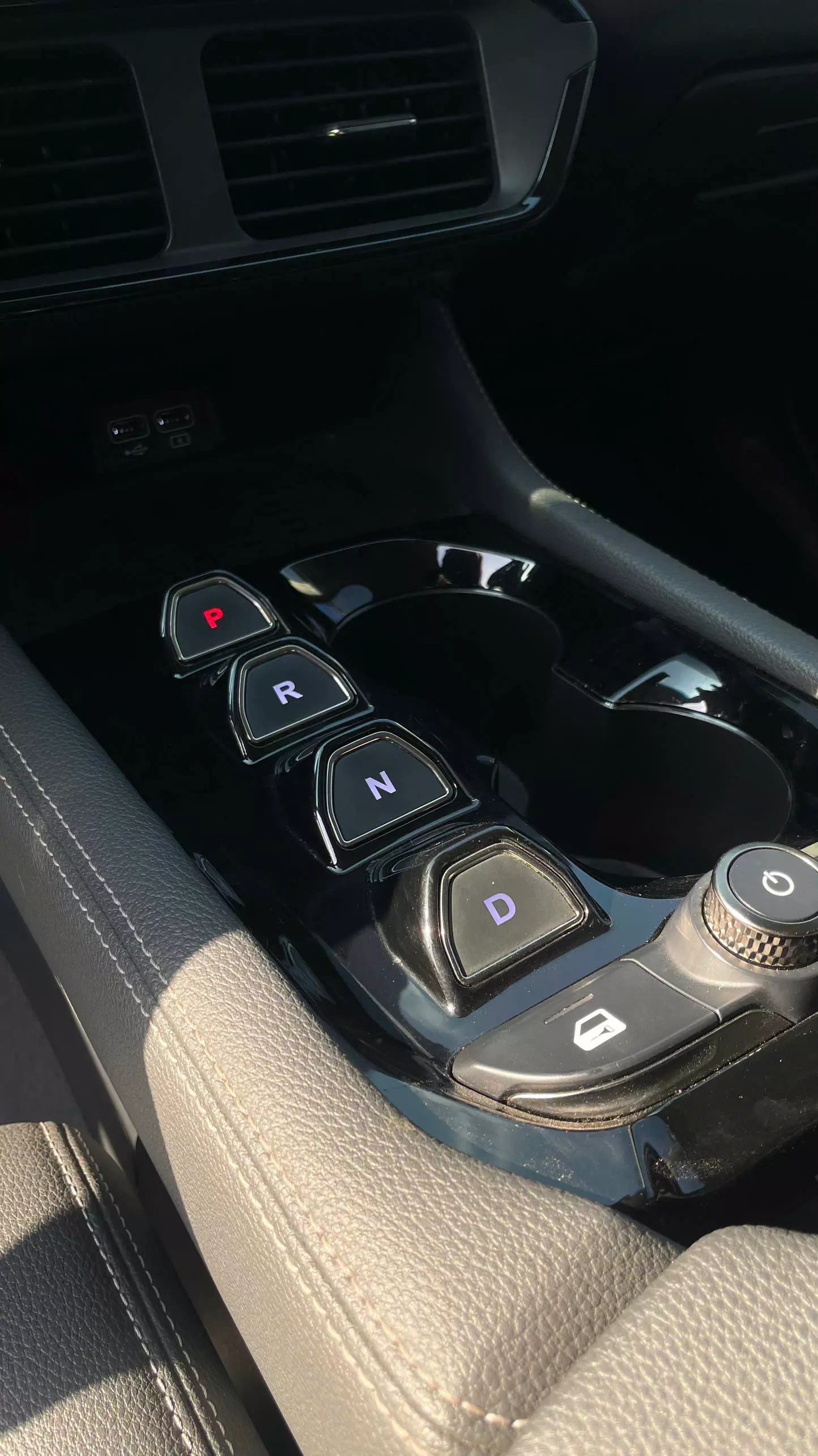 BÁN VINFAST VF8 ECO – ĐỜI 2023-2