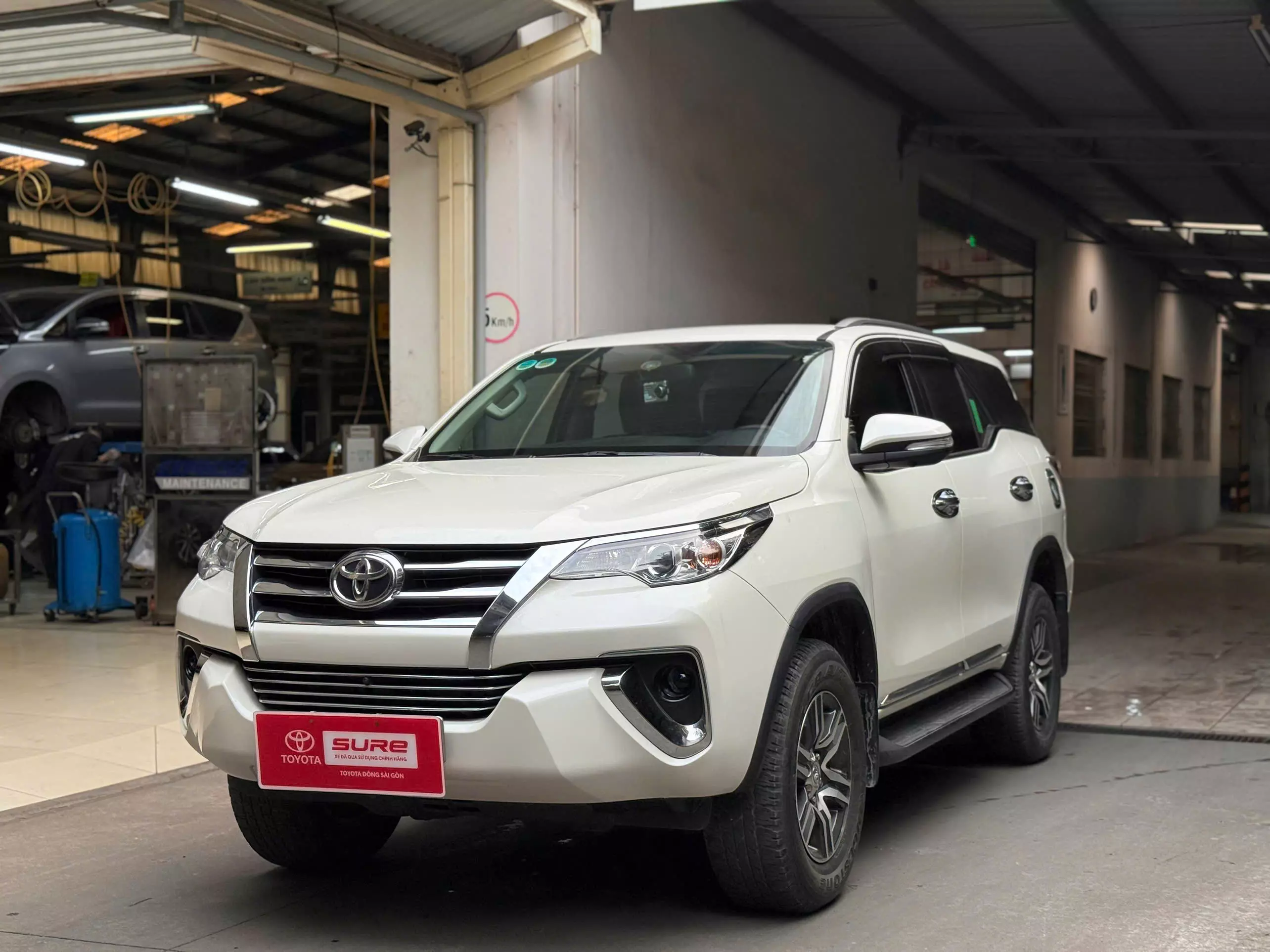 Toyota Fortuner 2.7V AT 2017-0