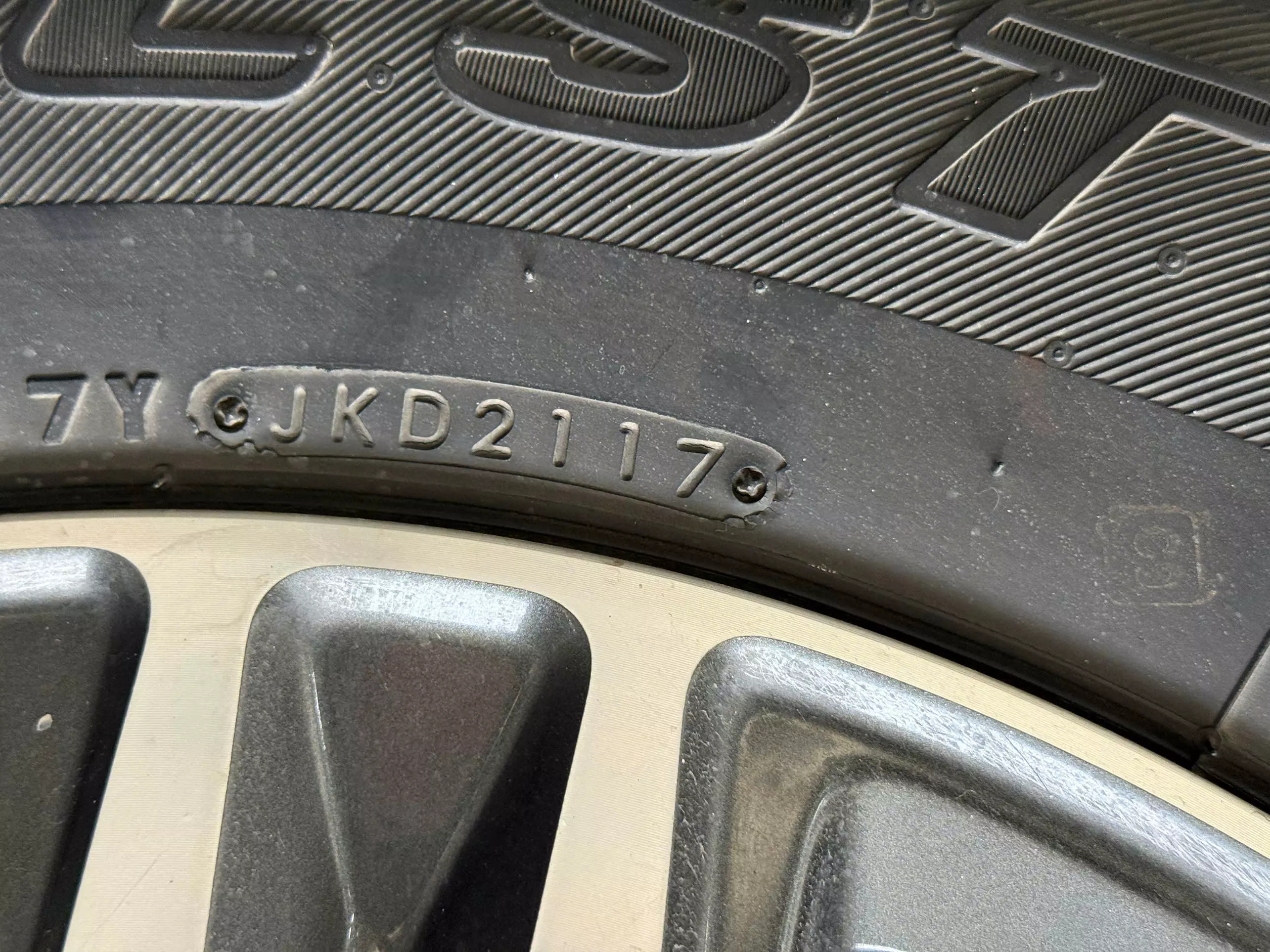 Toyota Fortuner 2.7V AT 2017-5