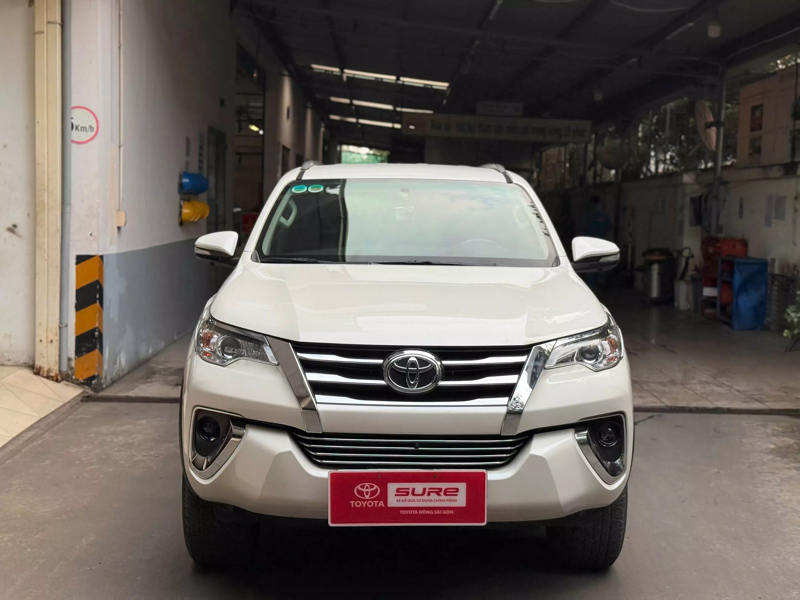 Toyota Fortuner 2.7V AT 2017-7