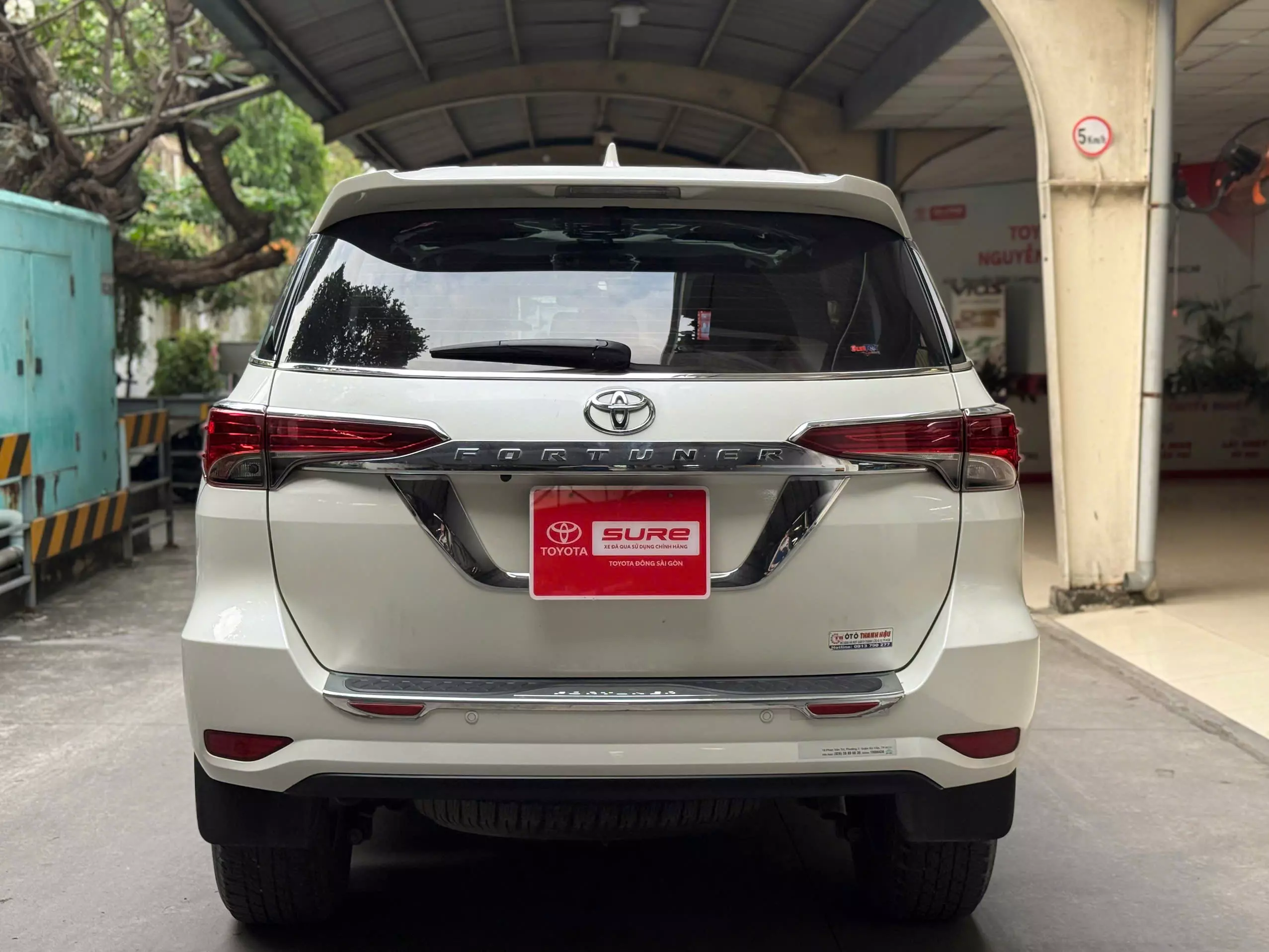 Toyota Fortuner 2.7V AT 2017-10