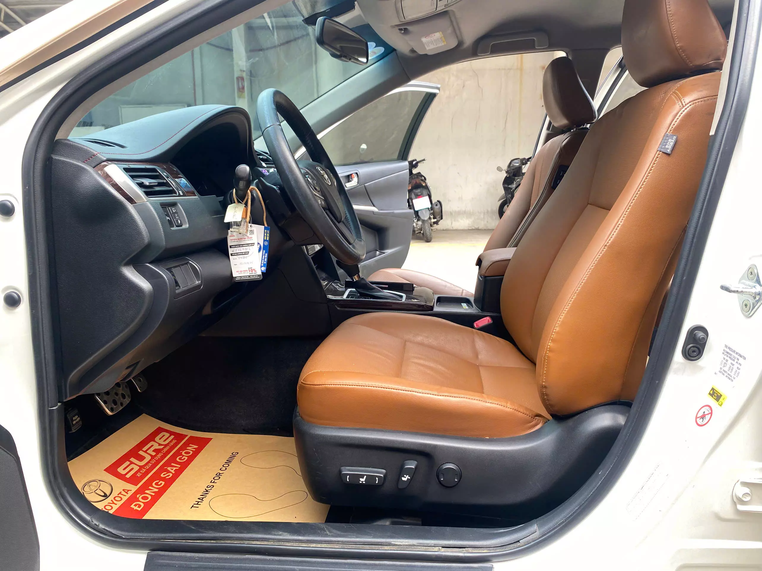 Toyota Camry 2.5Q 2018-6