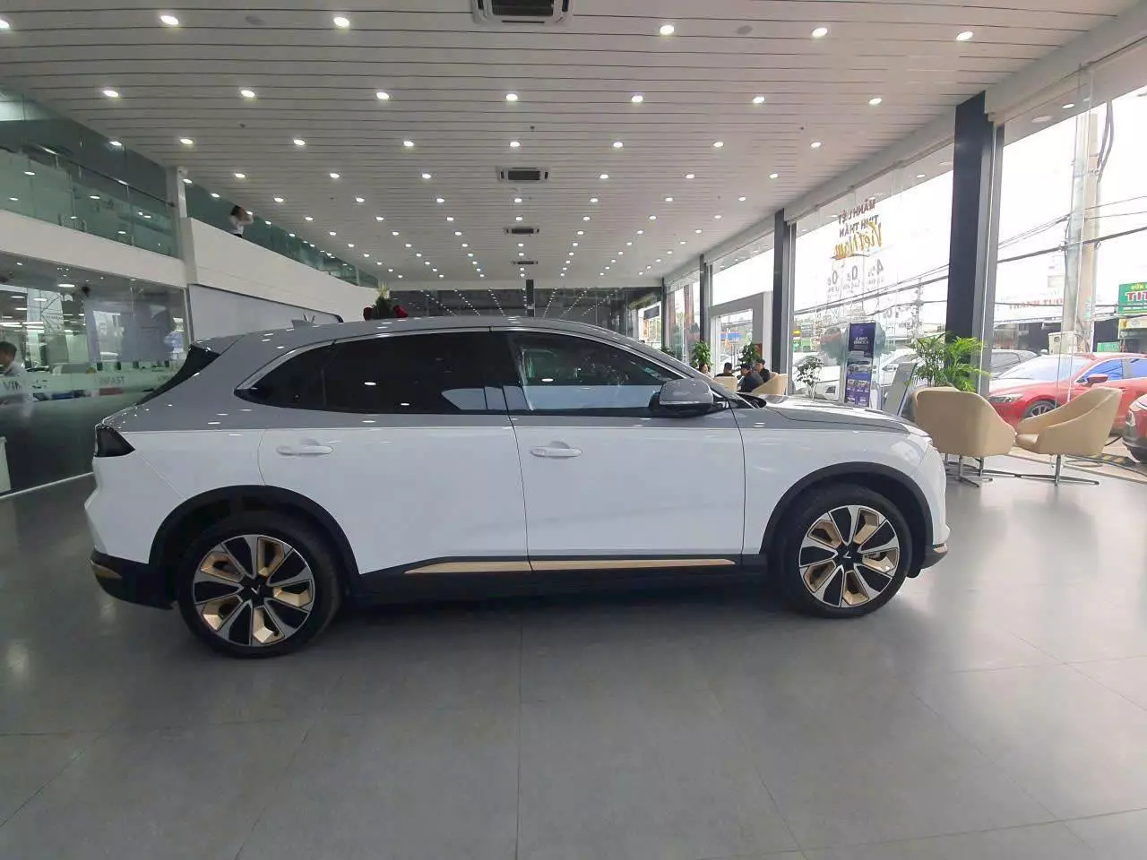 VINFAST VF8 PLUS 2025 – XE MỚI 100% ( XE HIẾM, SỐ LƯỢNG CÓ HẠN )-2