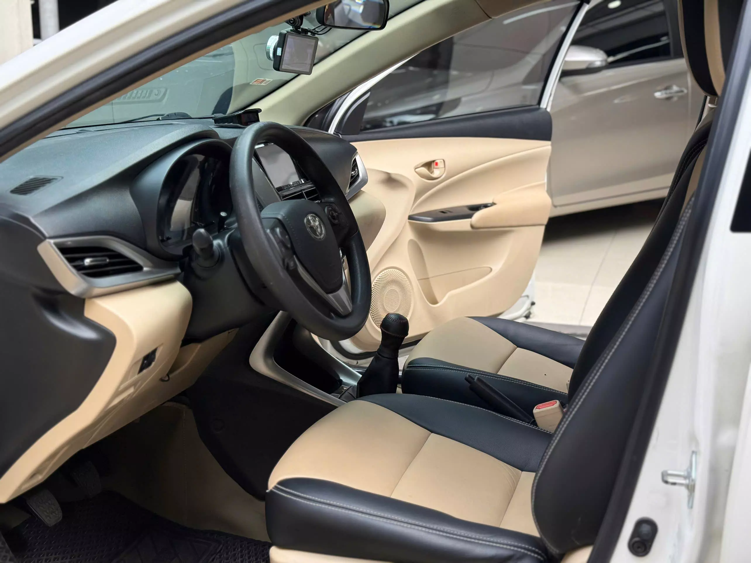 Toyota Vios 1.5E MT 2018-6