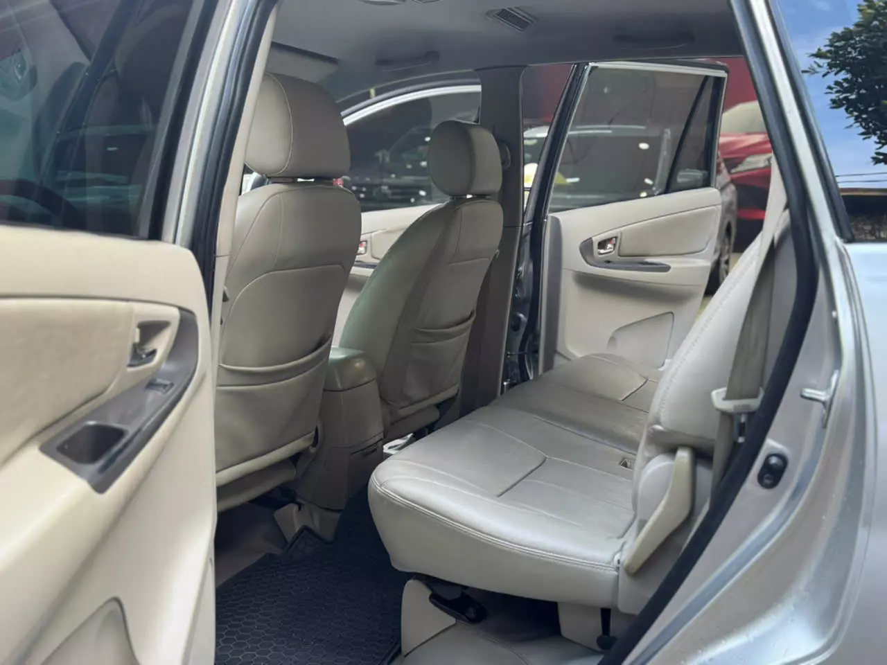  Toyota Innova 2.0E 2015-10