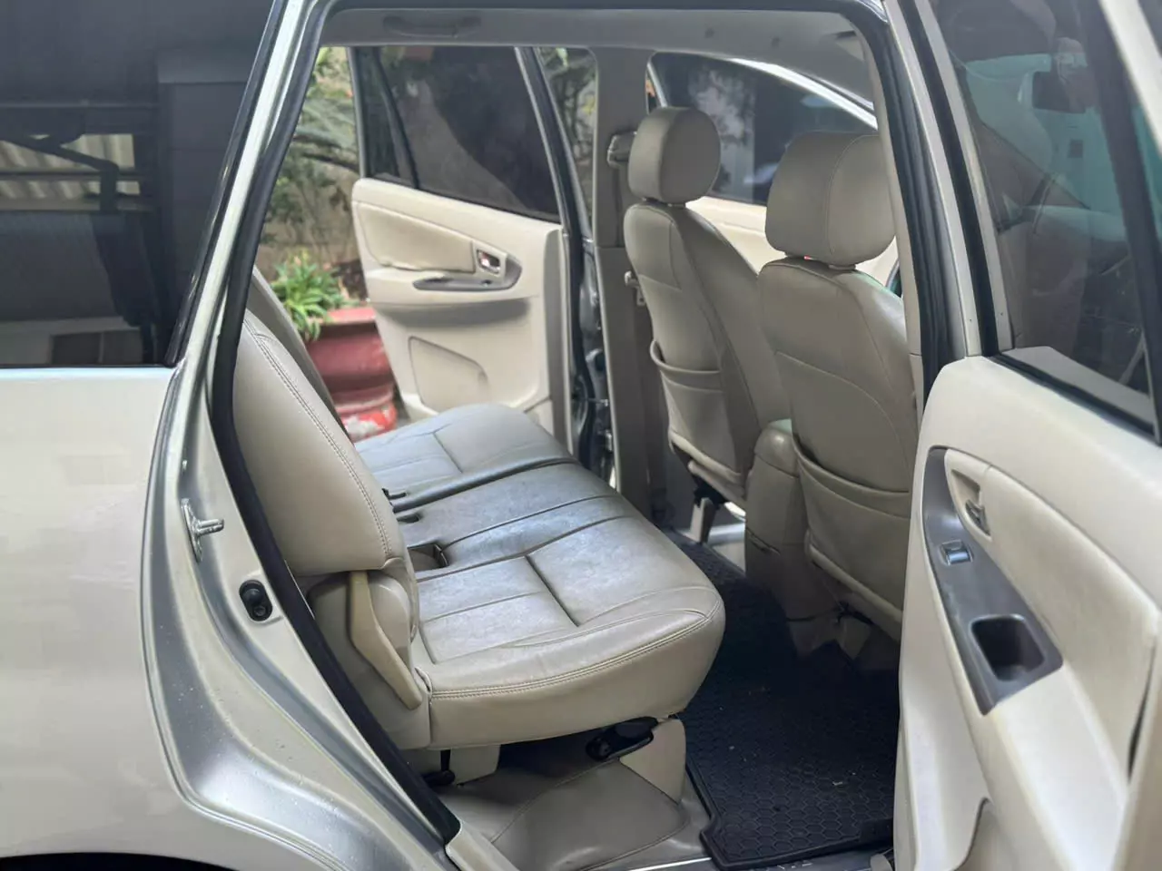  Toyota Innova 2.0E 2015-9