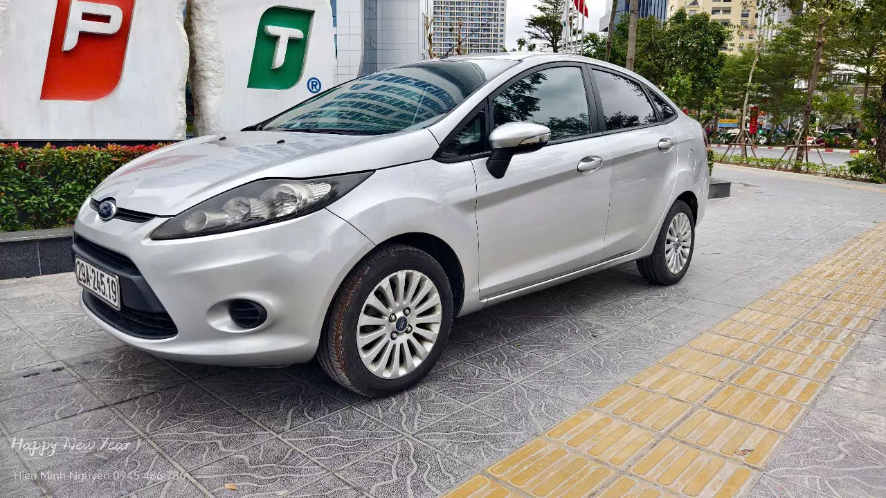 Chính chủ bán xe Ford Fiesta sản xuất năm 2011 số tự động-2