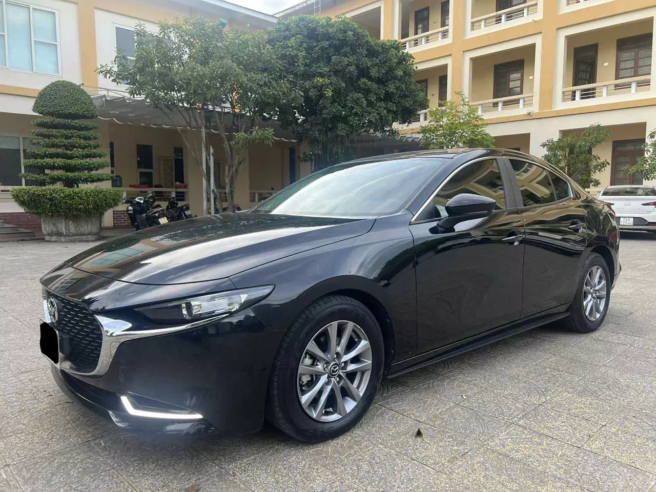 Cần BÁN XE MAZDA 3 LUXURY 2022-0