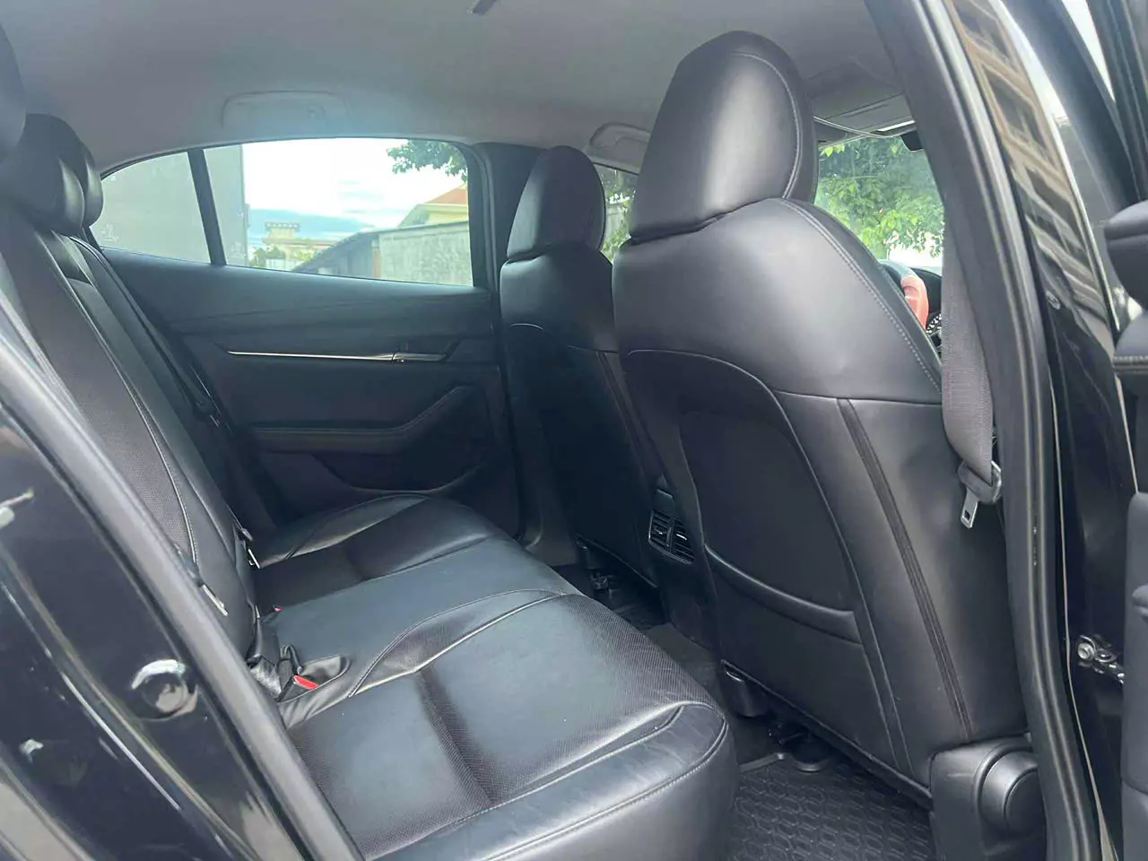 Cần BÁN XE MAZDA 3 LUXURY 2022-4