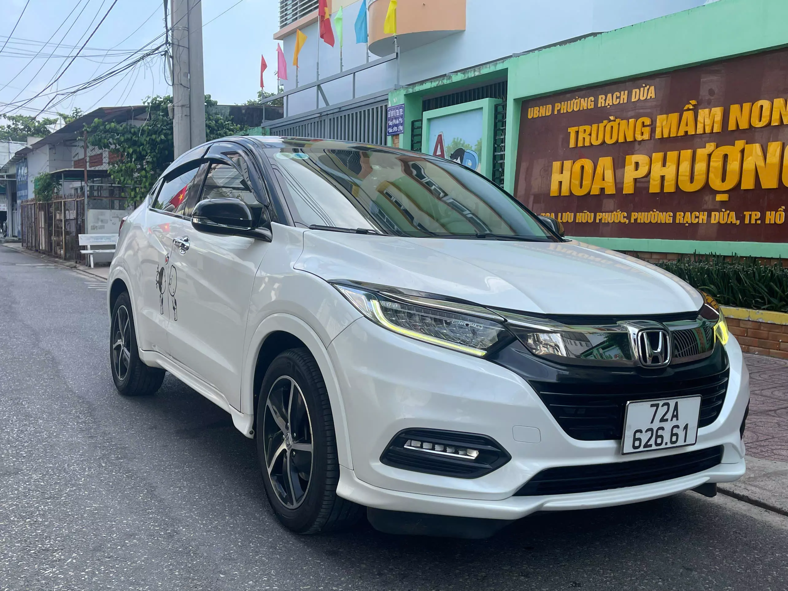 Nhà dư dùng nay tôi cần bán xe honda HRV-1.8L bản full,sản xuất 2019,đk 2020-2