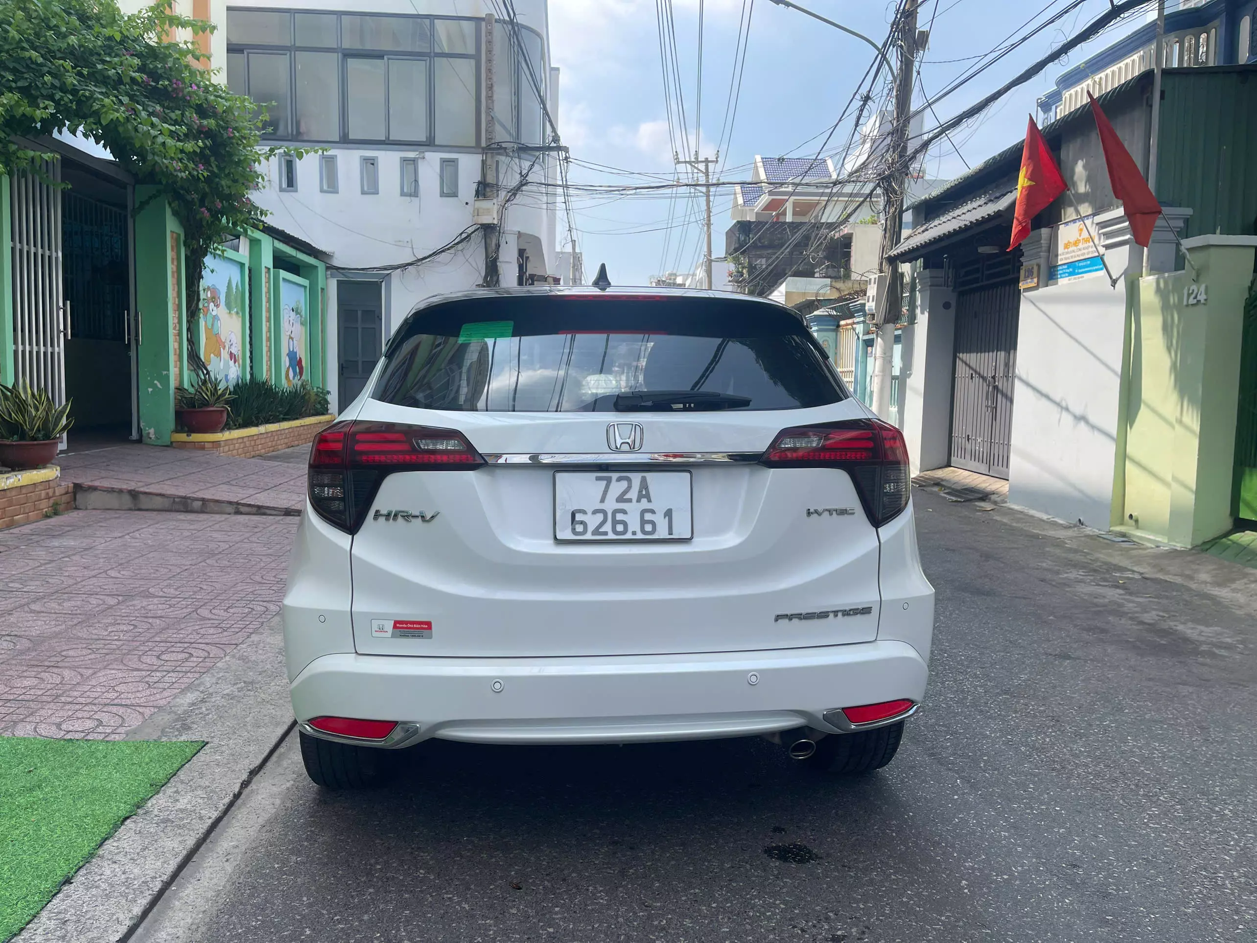 Nhà dư dùng nay tôi cần bán xe honda HRV-1.8L bản full,sản xuất 2019,đk 2020-3