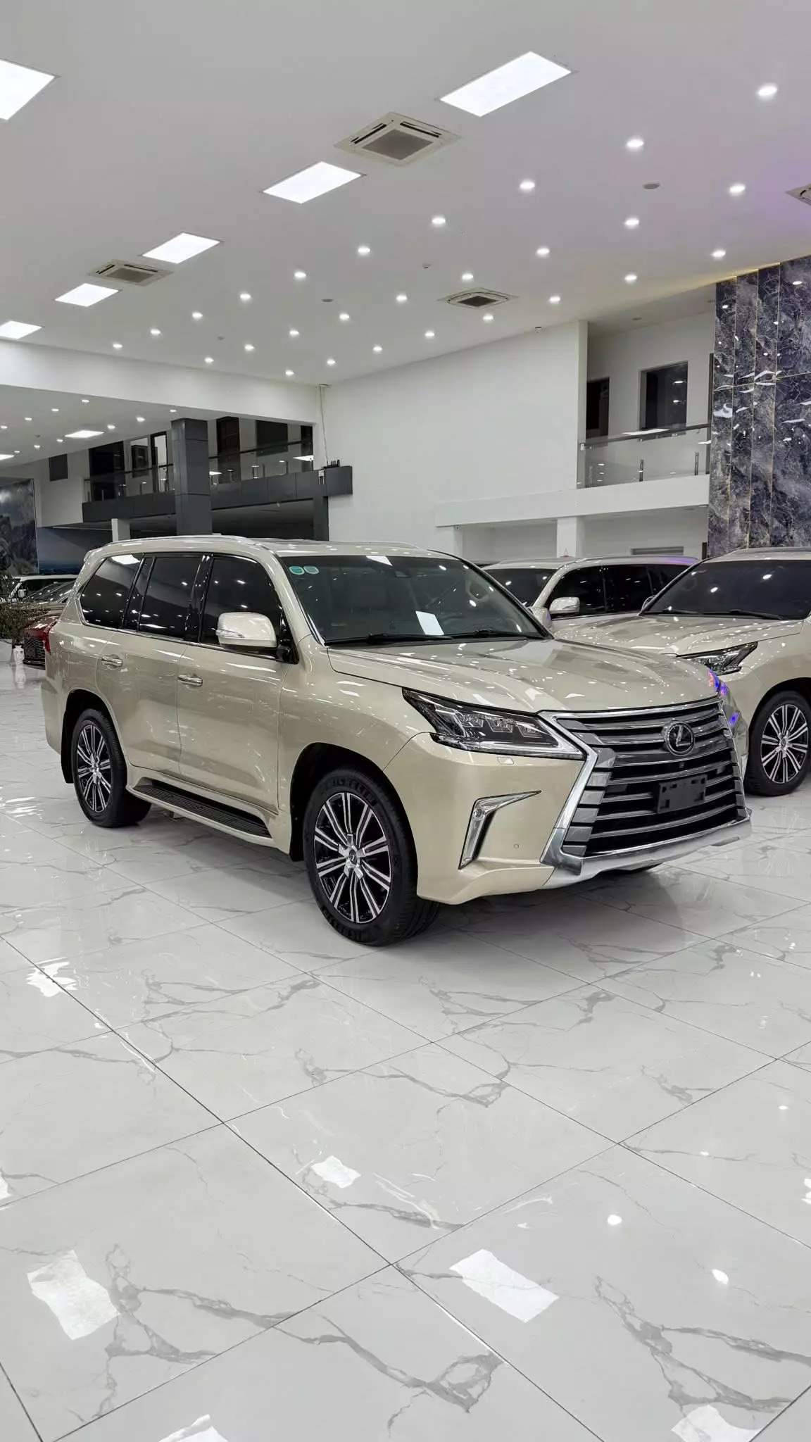 Bán Lexus LX570 Nhập Mỹ, lăn bánh 5 vạn. Xe siêu mới.-1