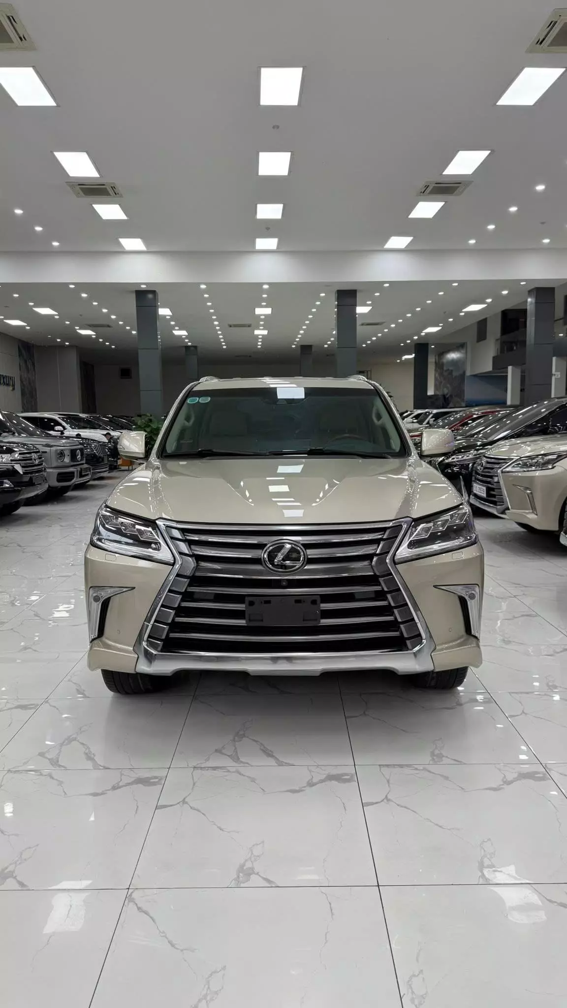 Bán Lexus LX570 Nhập Mỹ, lăn bánh 5 vạn. Xe siêu mới.-0