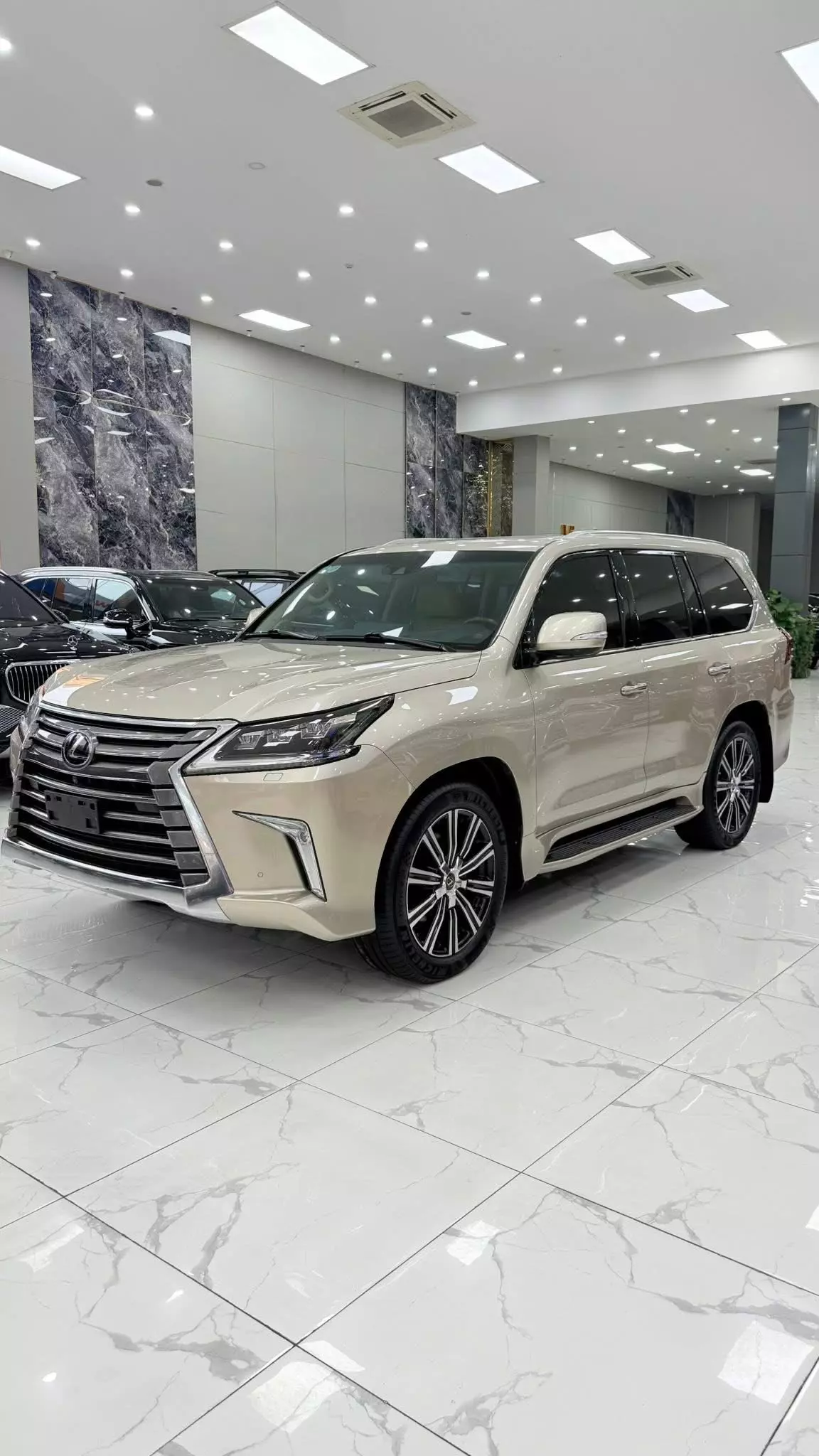 Bán Lexus LX570 Nhập Mỹ, lăn bánh 5 vạn. Xe siêu mới.-4